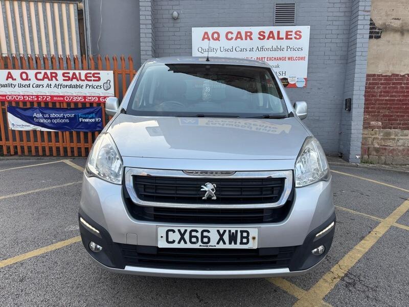 Peugeot Partner Tepee view 2