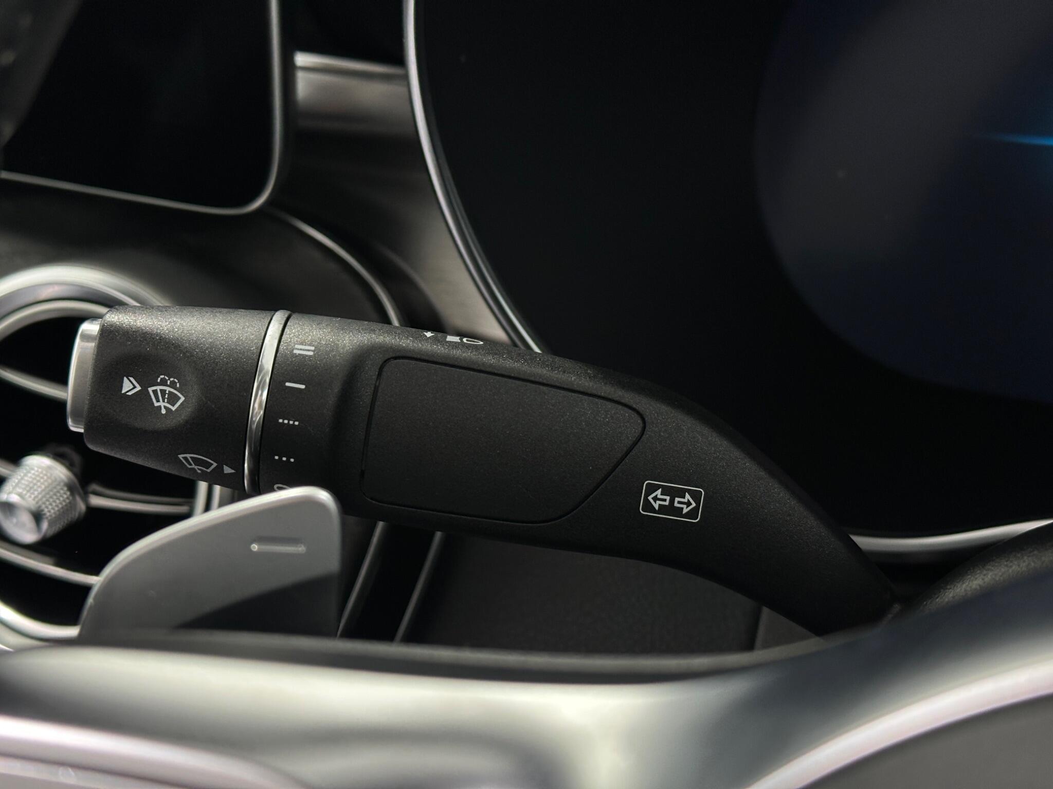 Mercedes-Benz C Class view 13