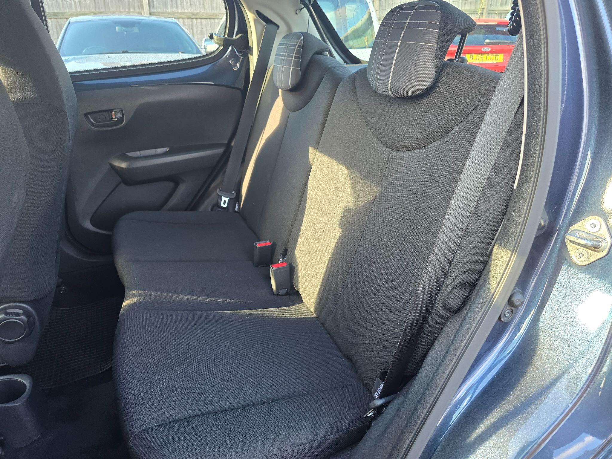 Peugeot 108 view 42