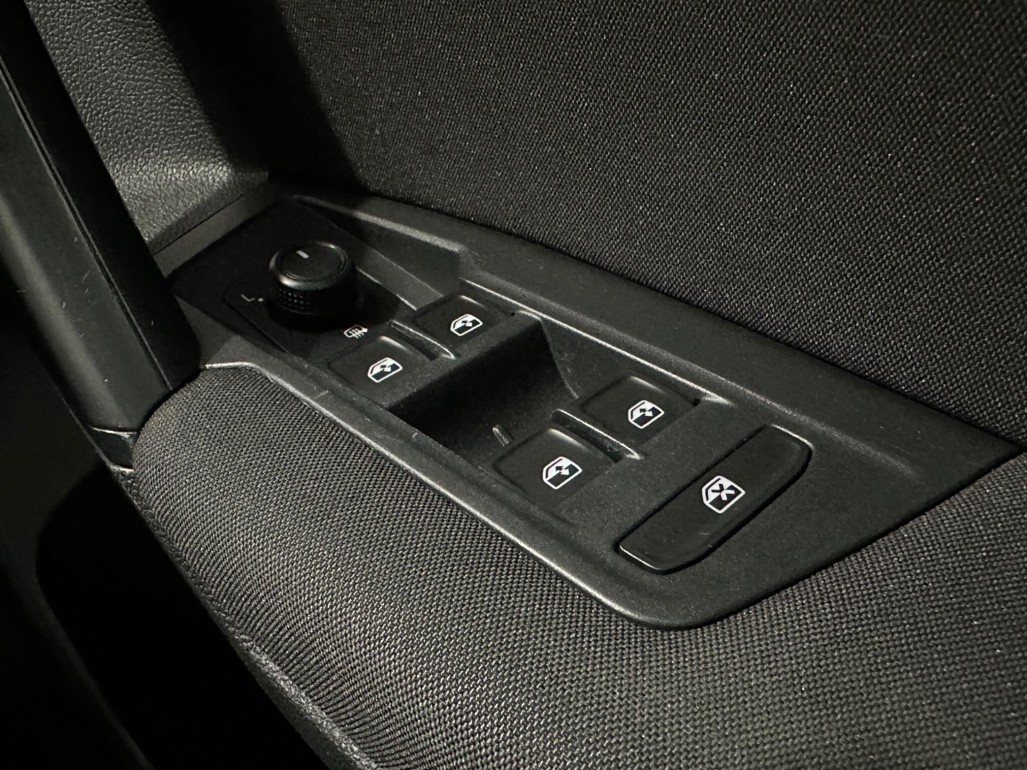 Volkswagen Tiguan view 17