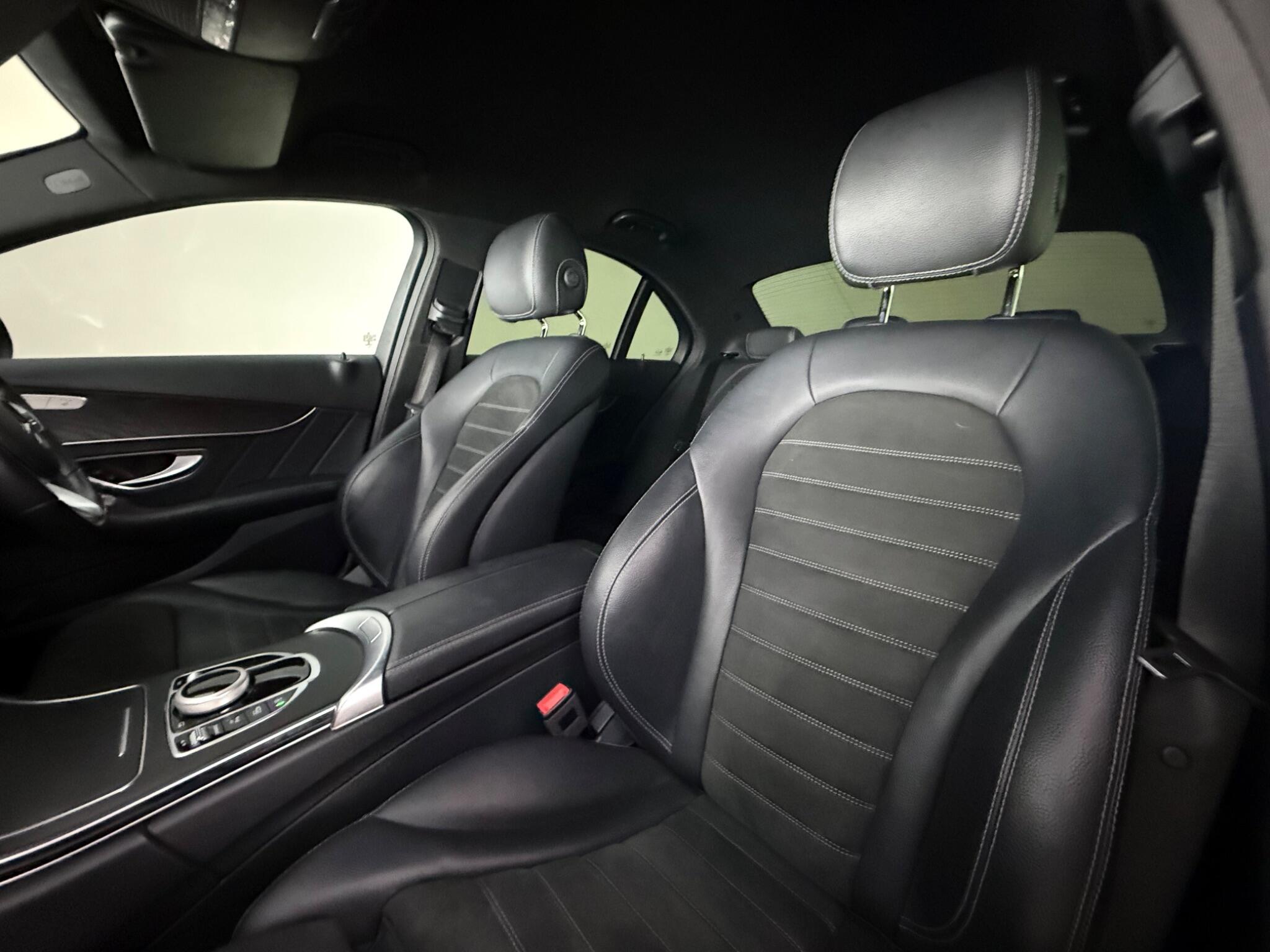 Mercedes-Benz C-Class view 33