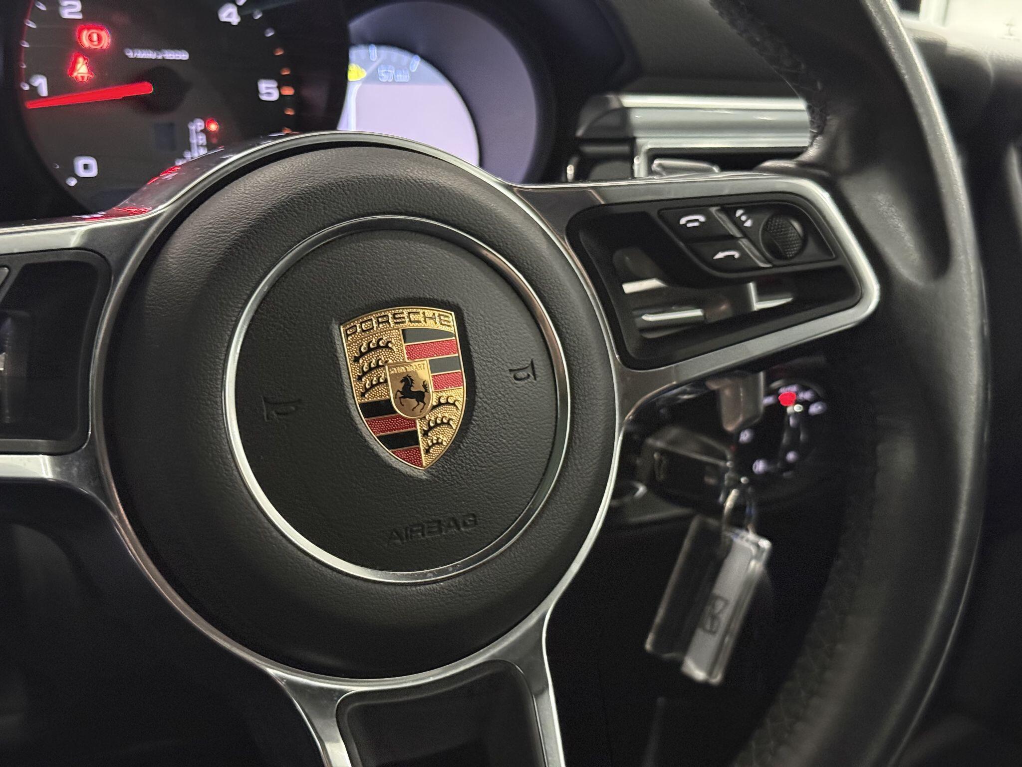 Porsche Macan view 87