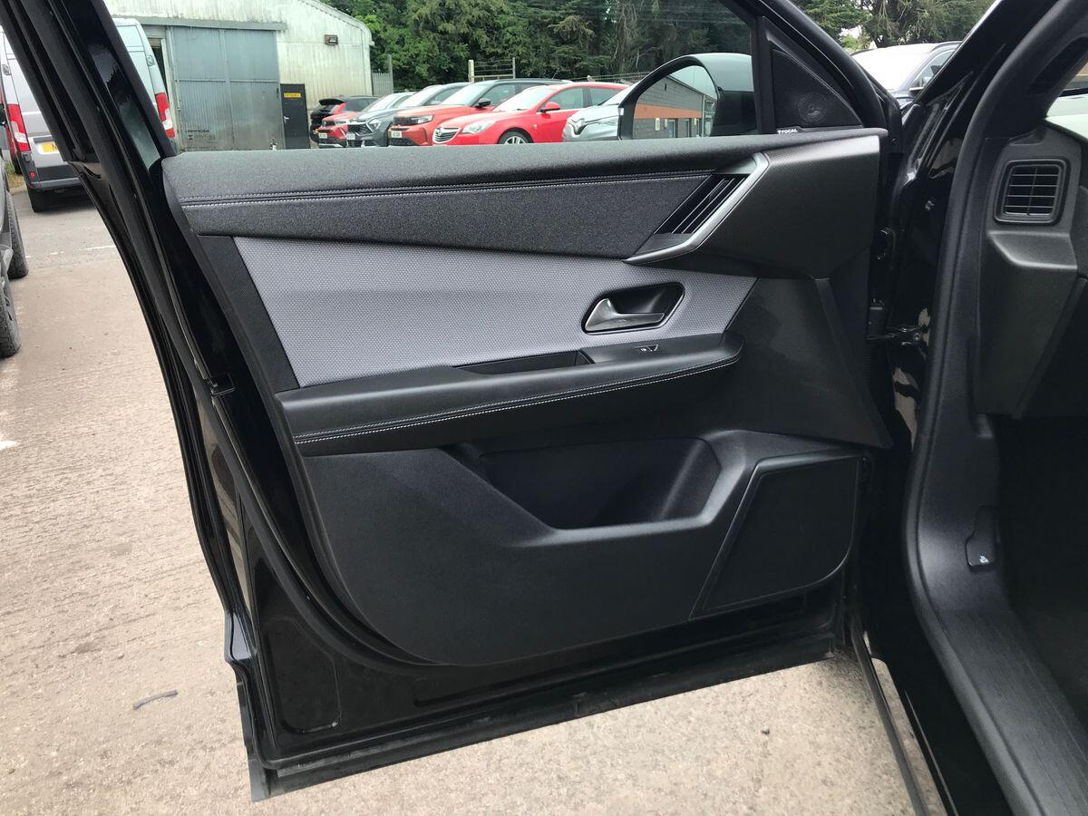 Vauxhall Grandland view 18