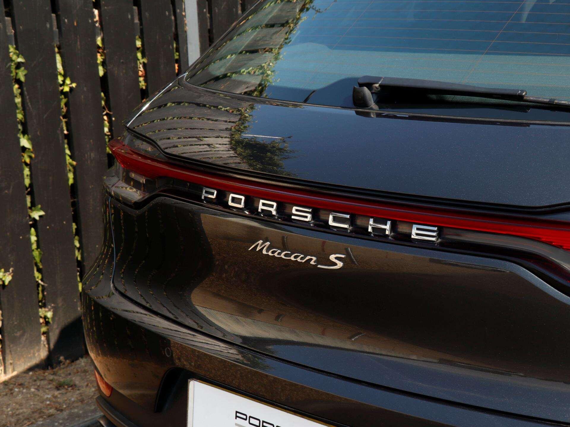 Porsche Macan view 28