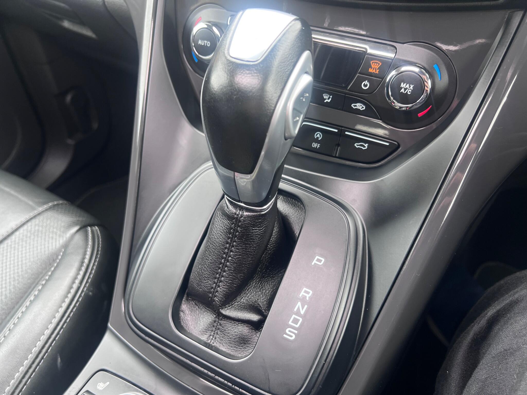 Ford Kuga view 25