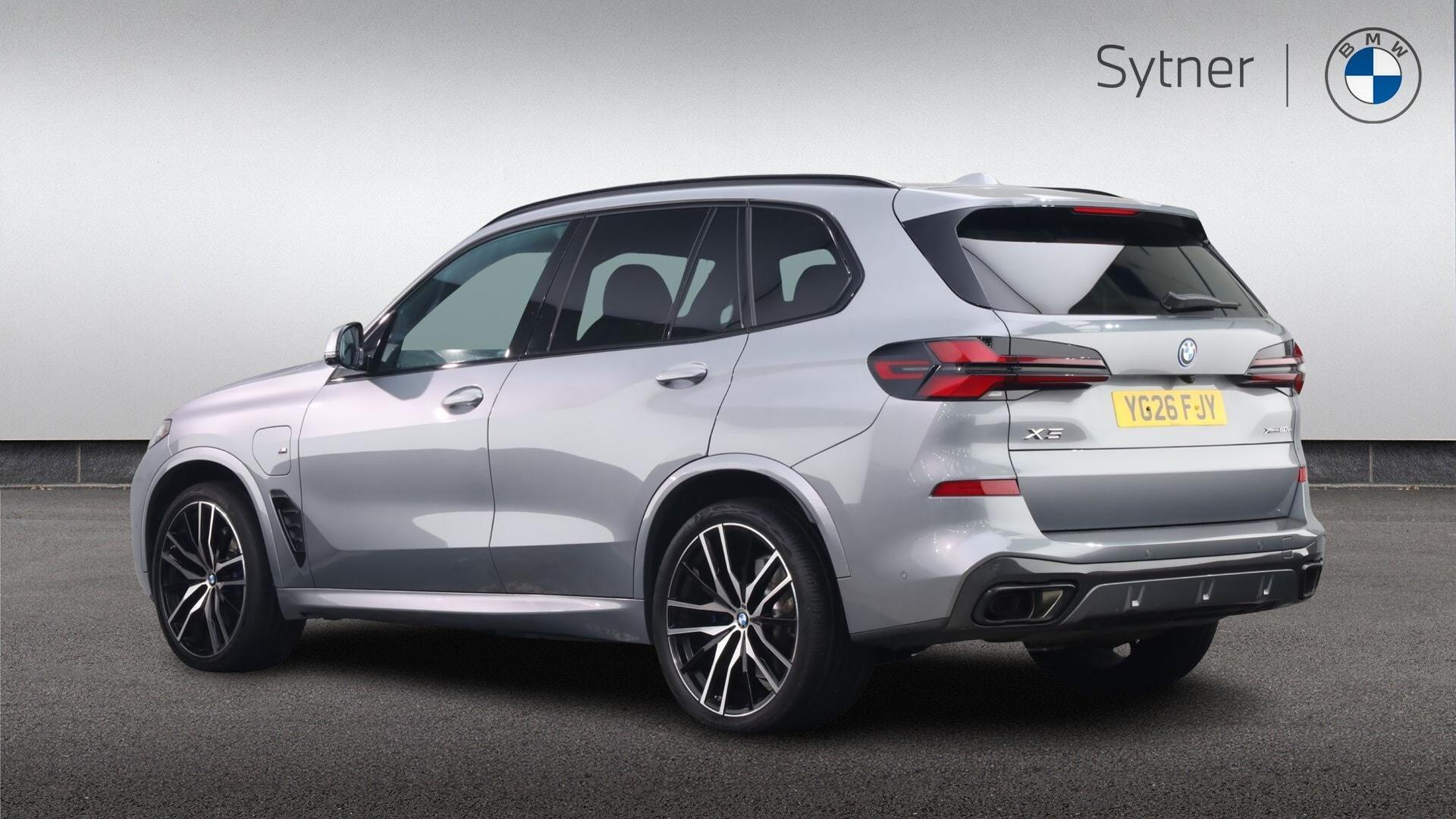 BMW X5 view 2