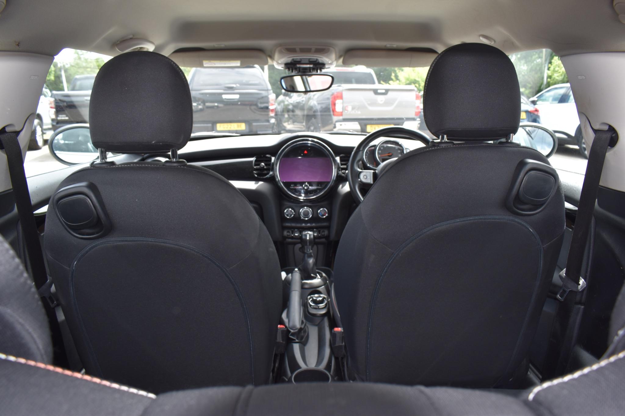 Hatch - 1.5 Cooper Classic Euro 6 (s/s) 3dr - Image 7