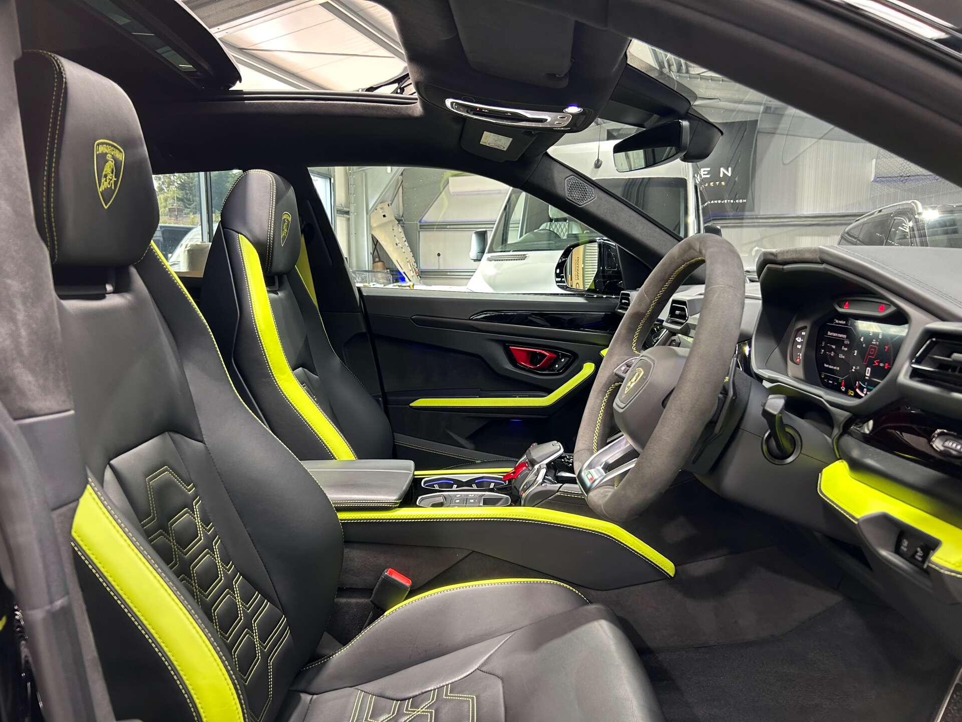 Lamborghini Urus view 2