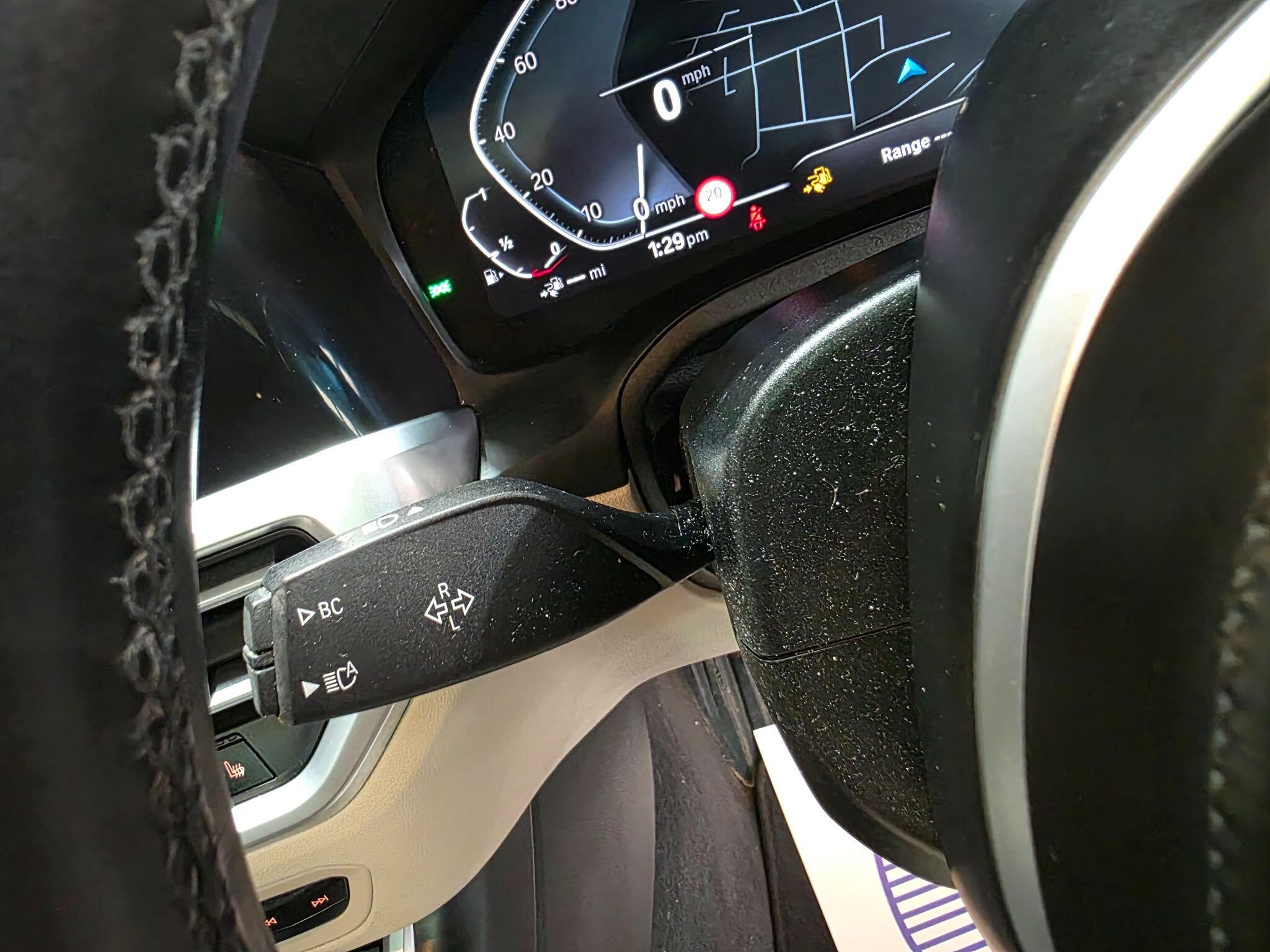BMW 3 Series view 24