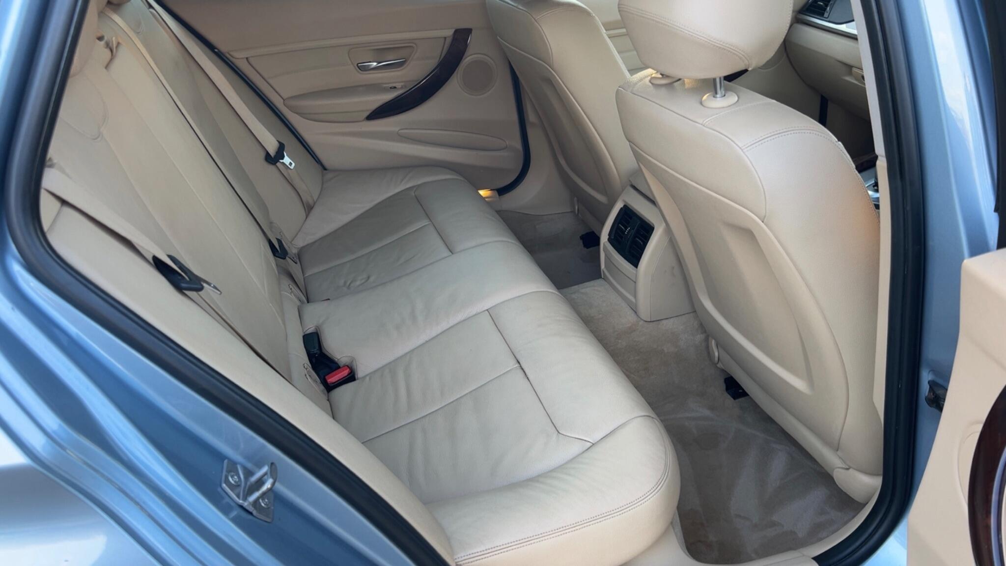 BMW 3 Series view 30