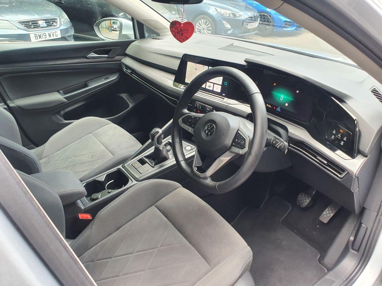 Volkswagen Golf view 17