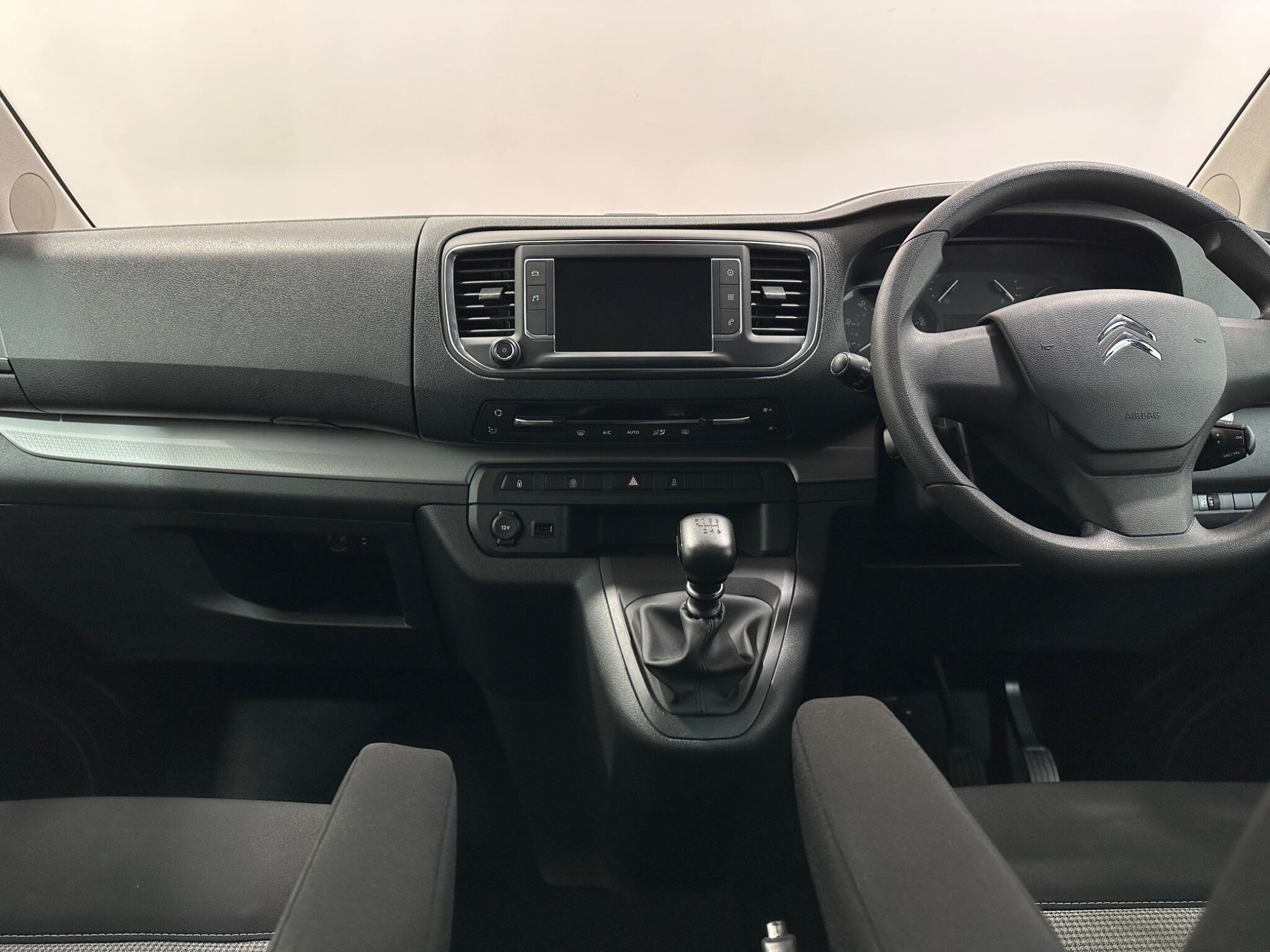 Citroen Spacetourer view 16