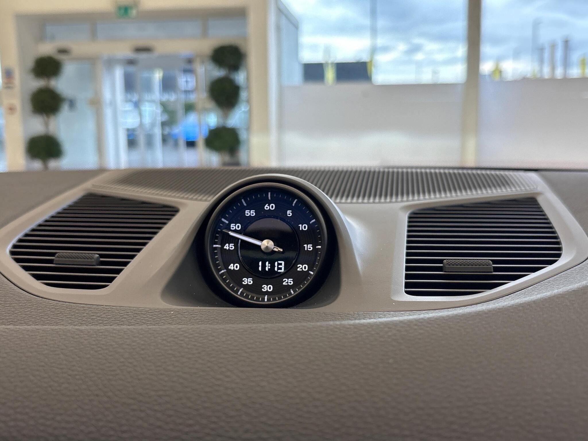 Porsche Cayenne view 18