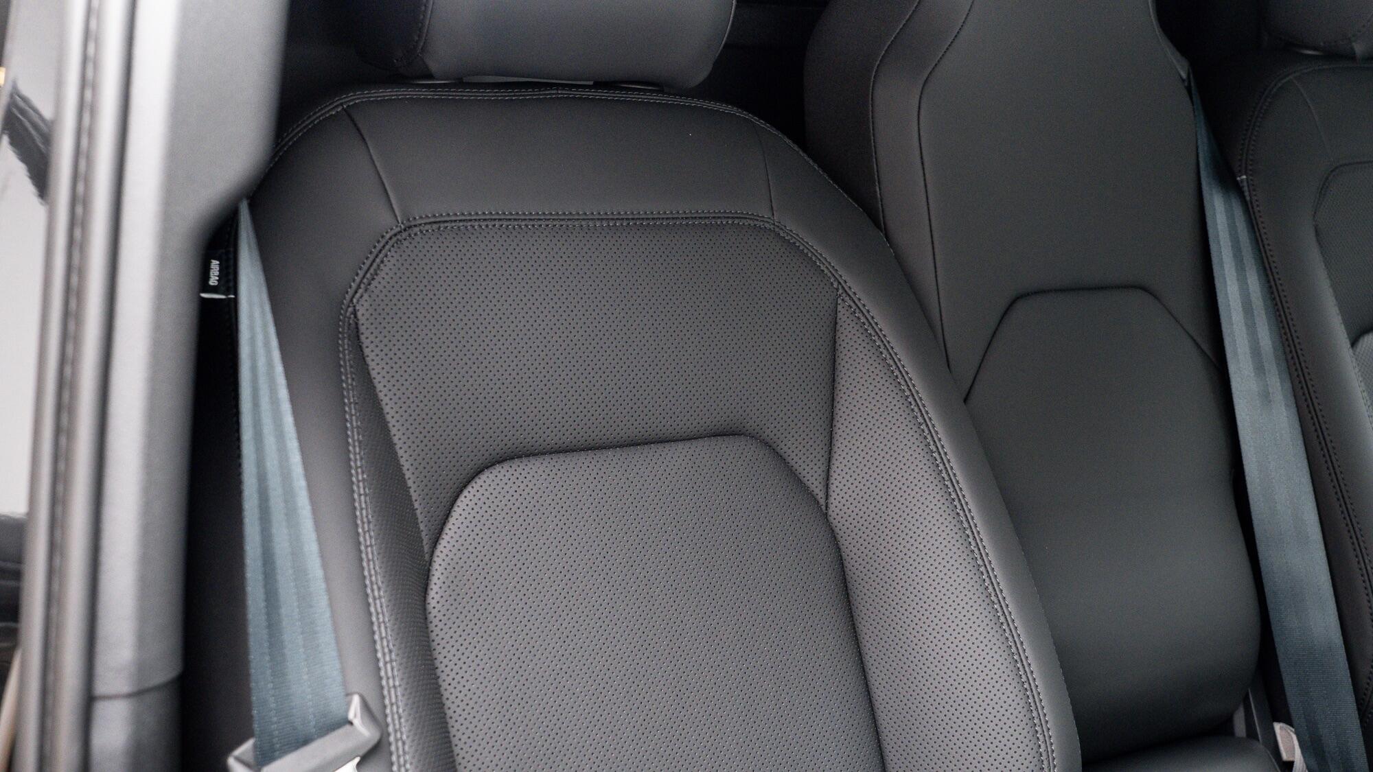 Land Rover Defender view 18