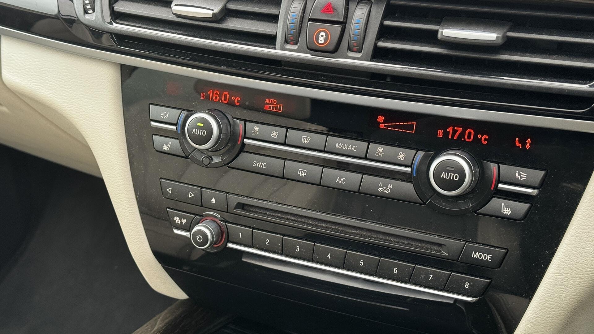 BMW X5 view 24
