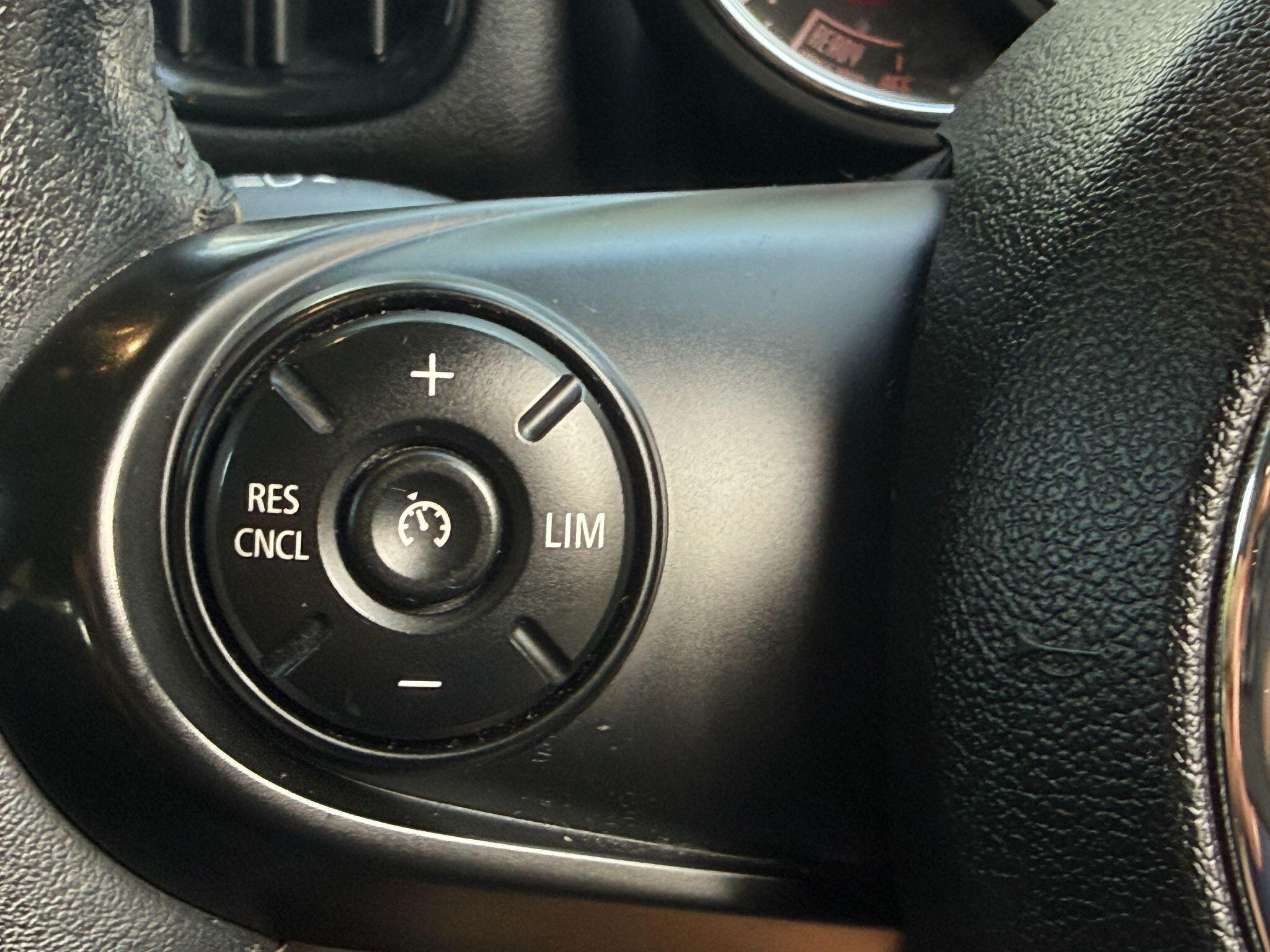 Mini Countryman view 36