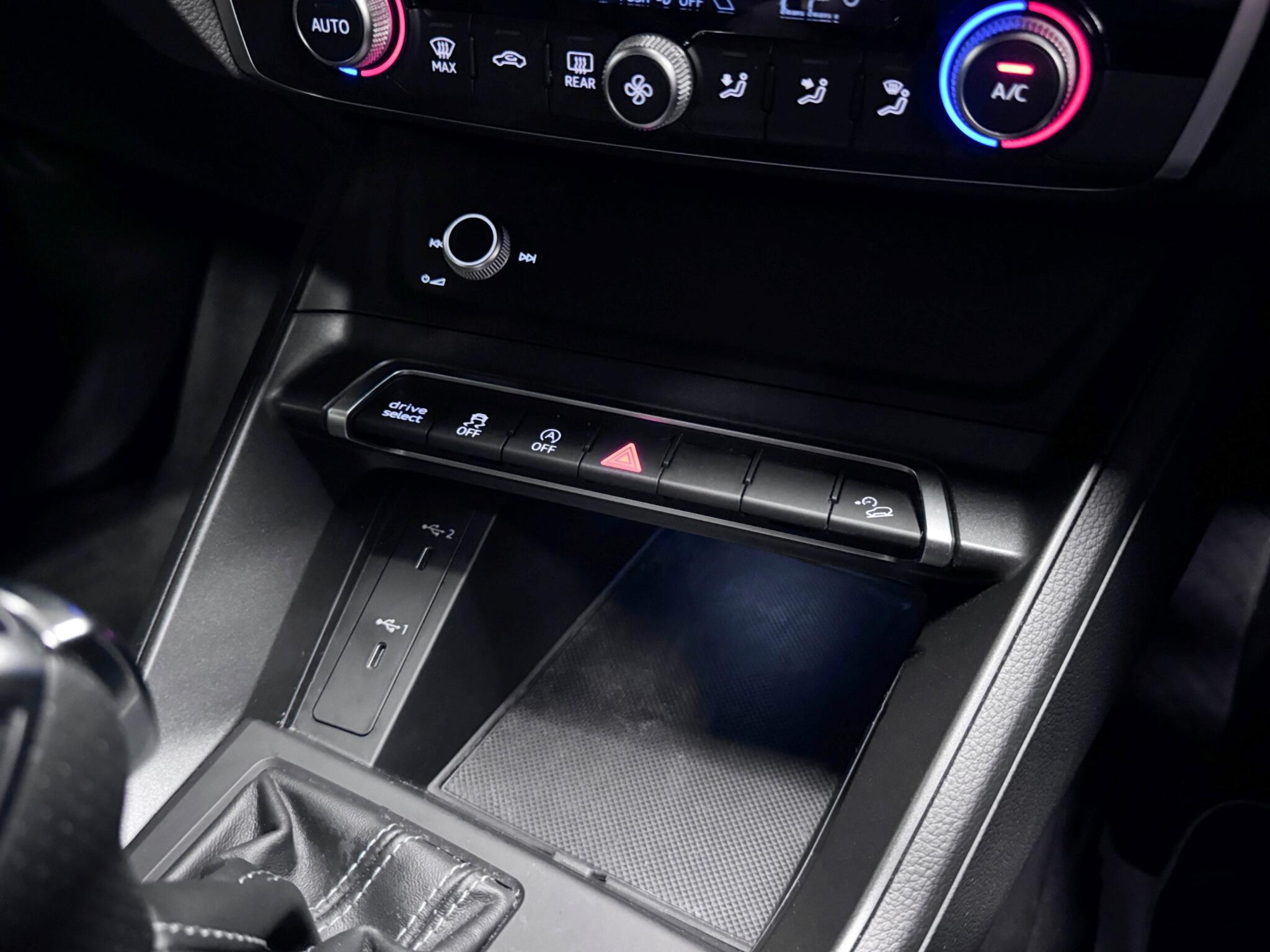 Audi Q3 view 37