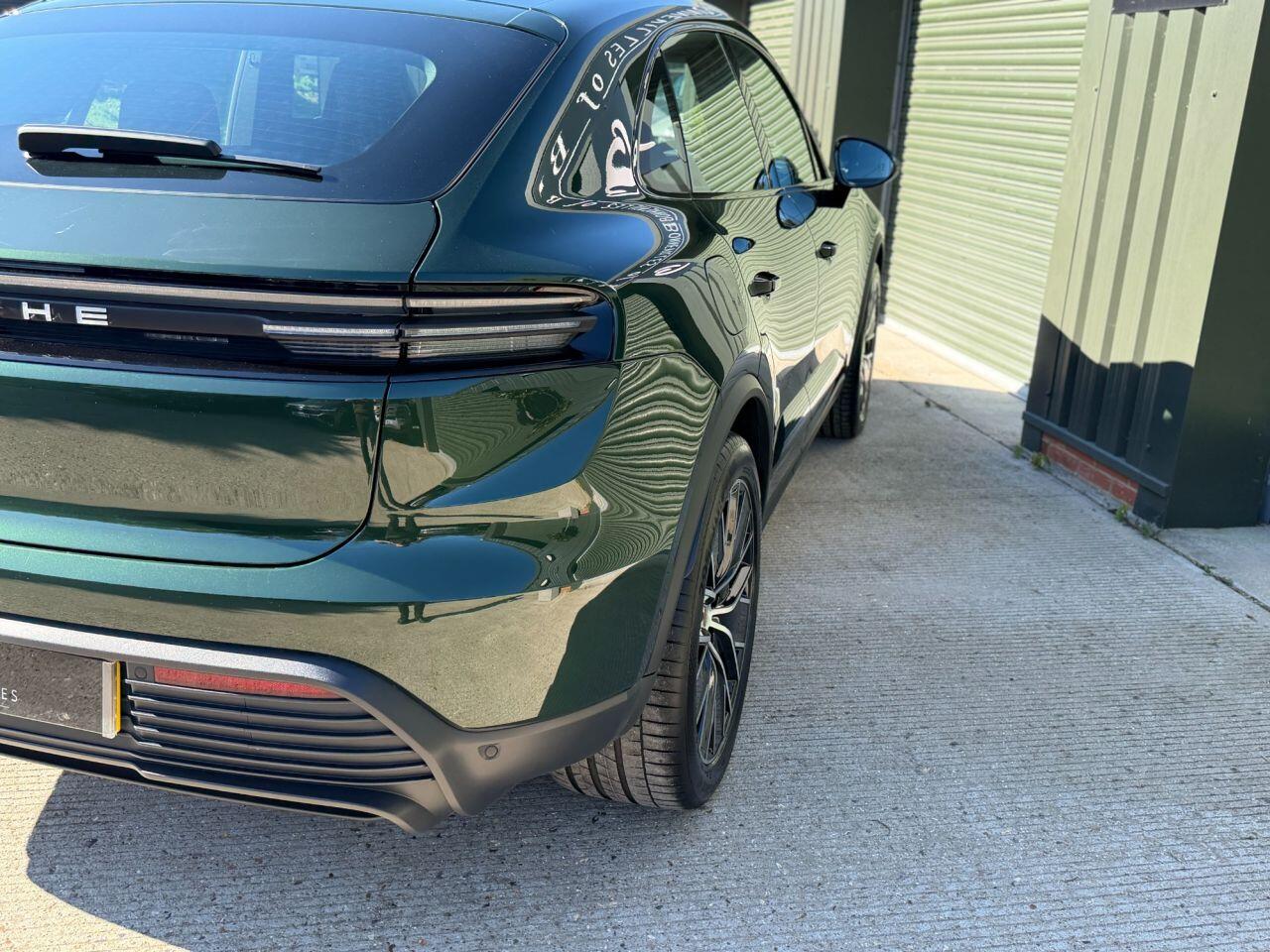 Porsche Macan view 19