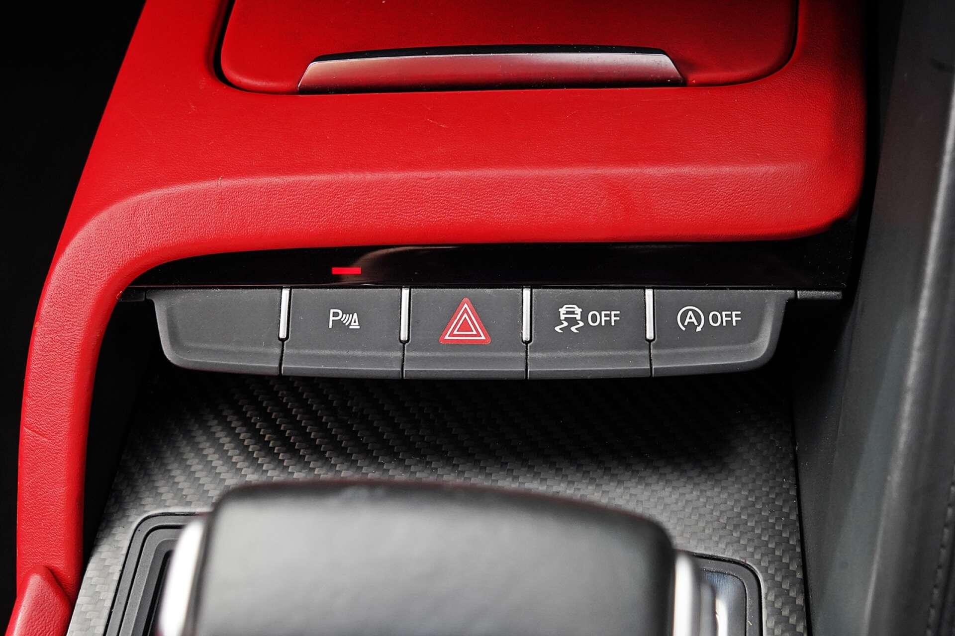 Audi R8 view 24