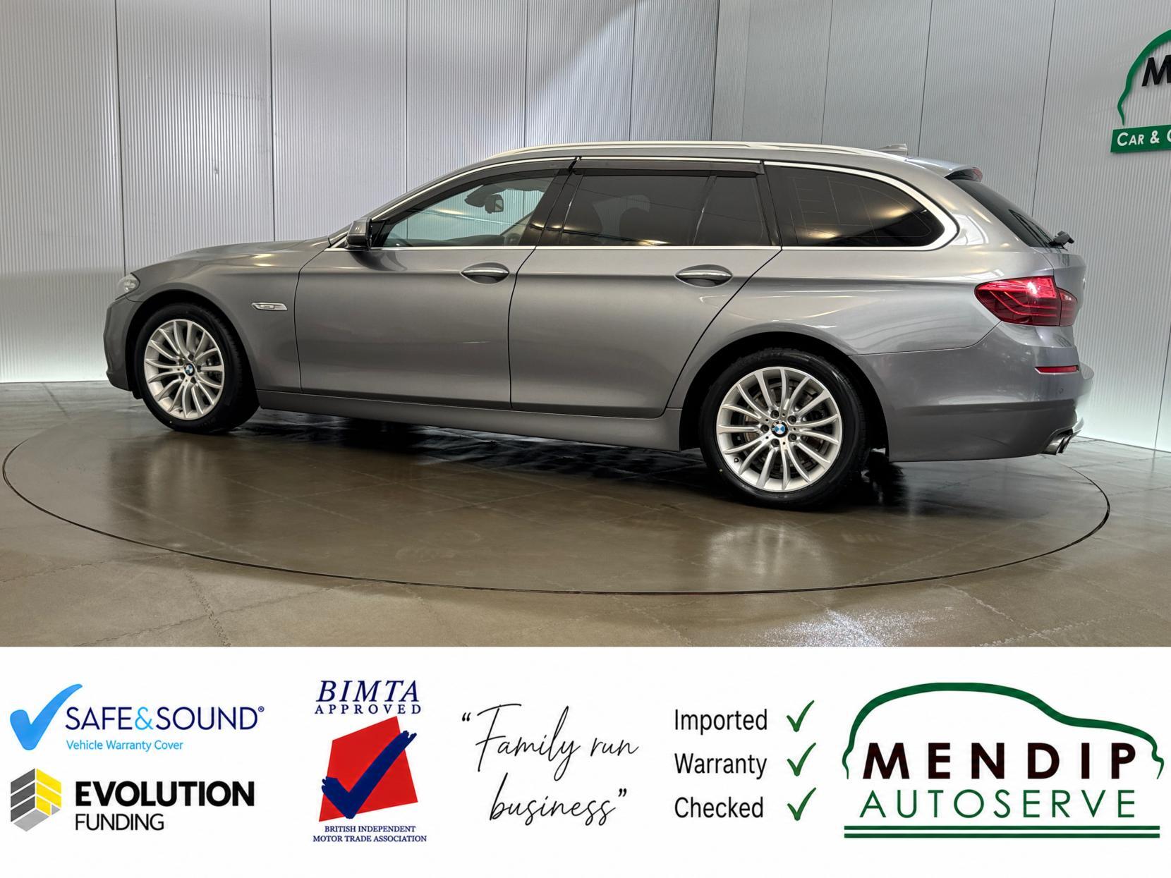 BMW 5 Series view 8