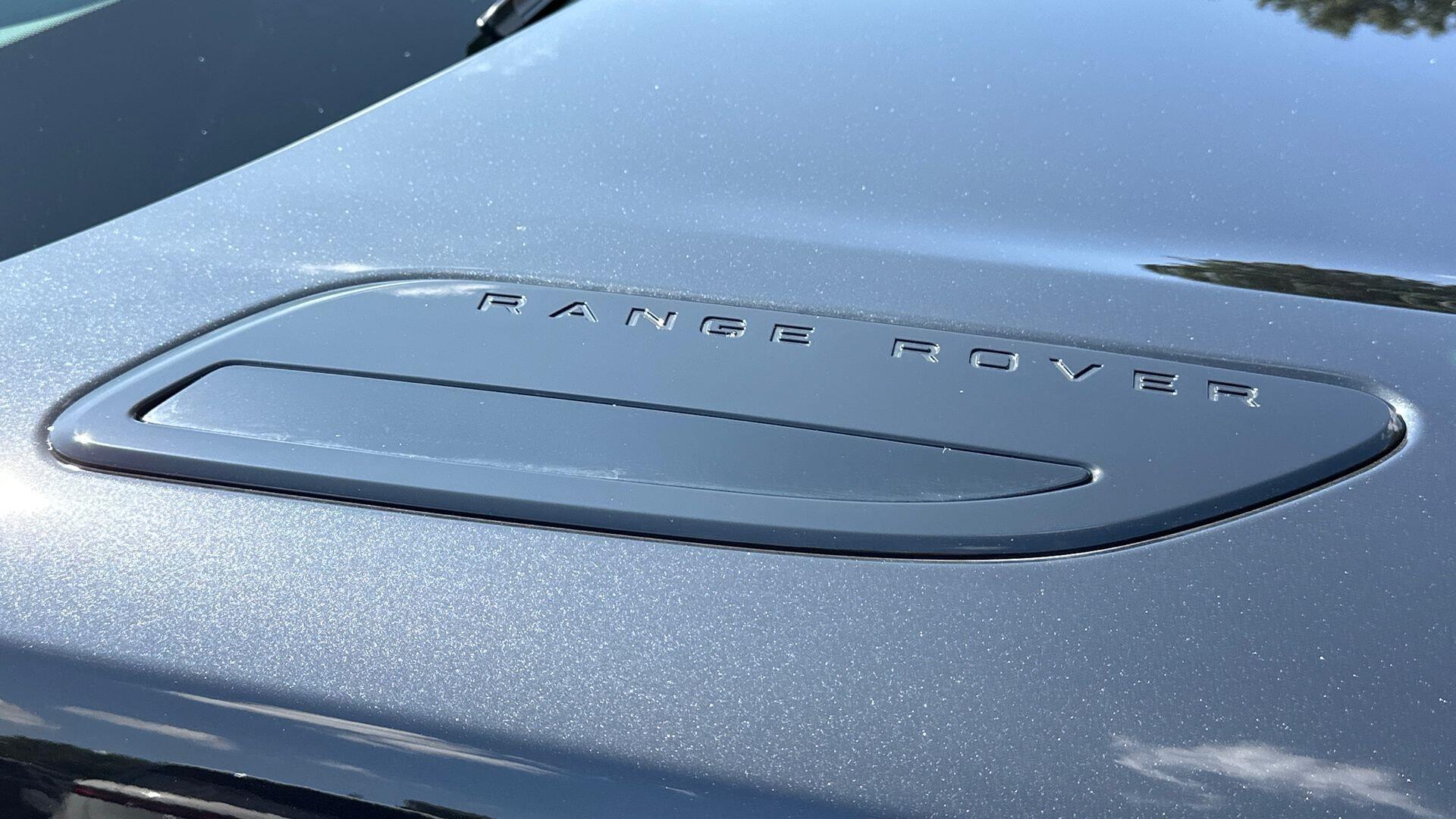 Land Rover Range Rover Velar view 29