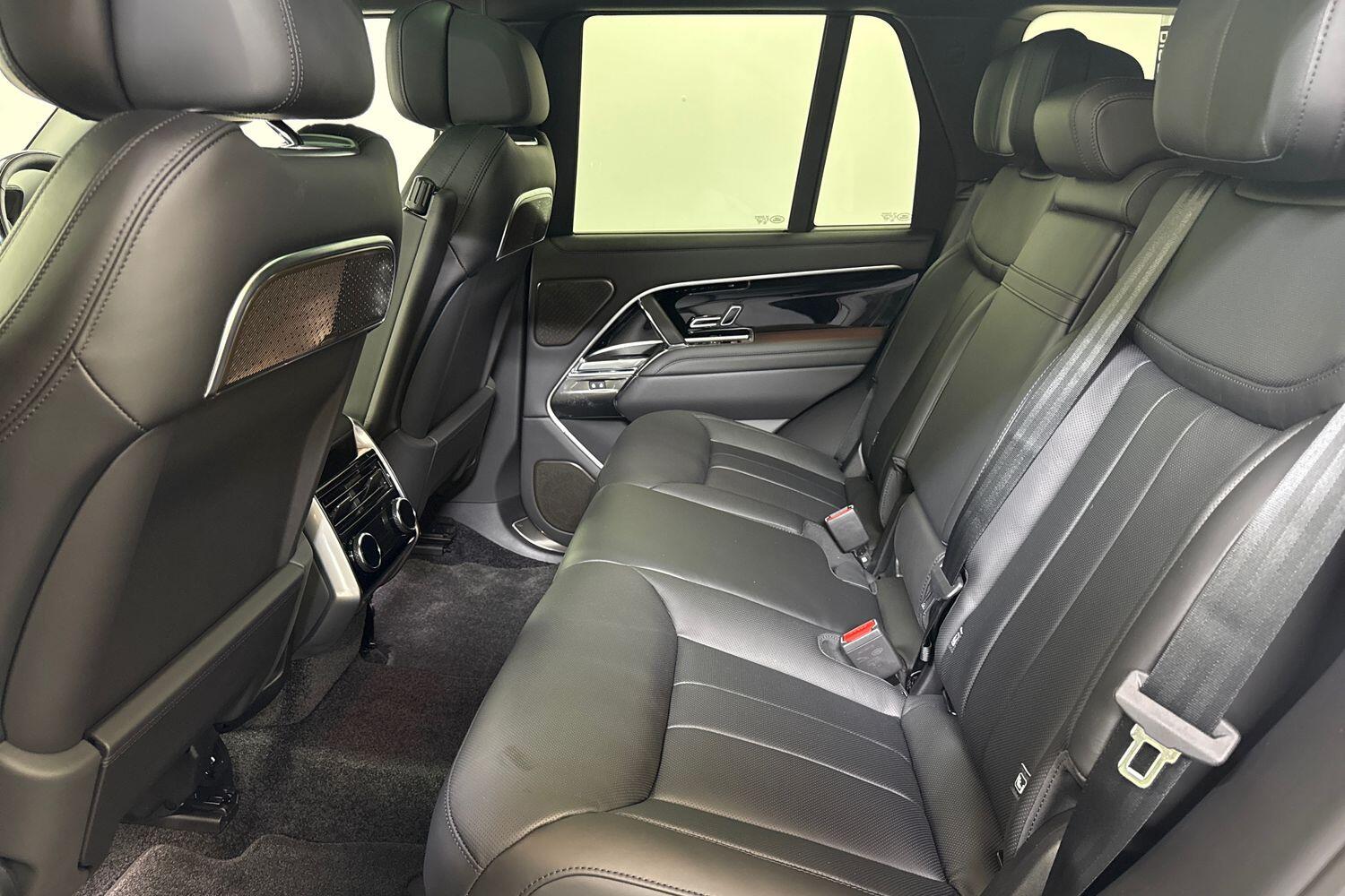 Land Rover Range Rover view 16