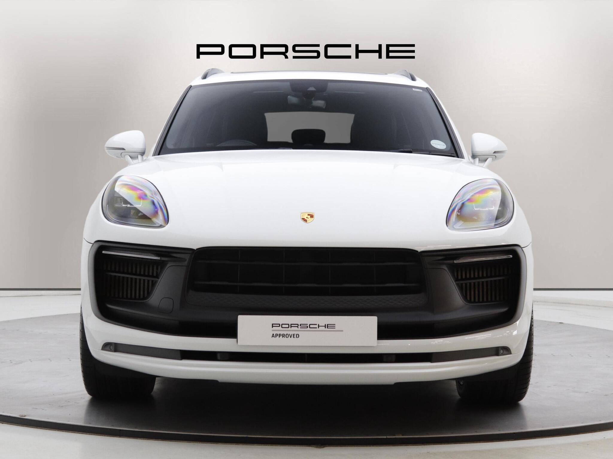 Porsche Macan view 6