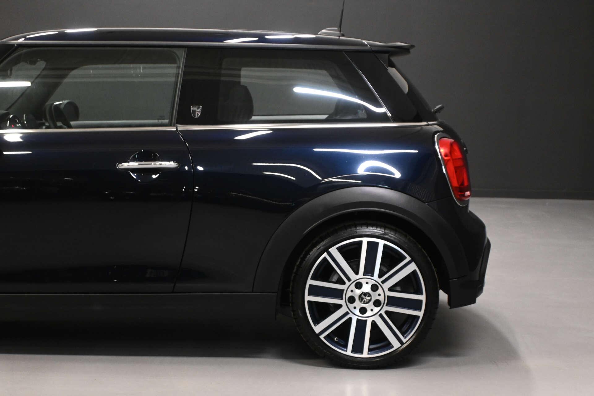 Mini Hatch view 36