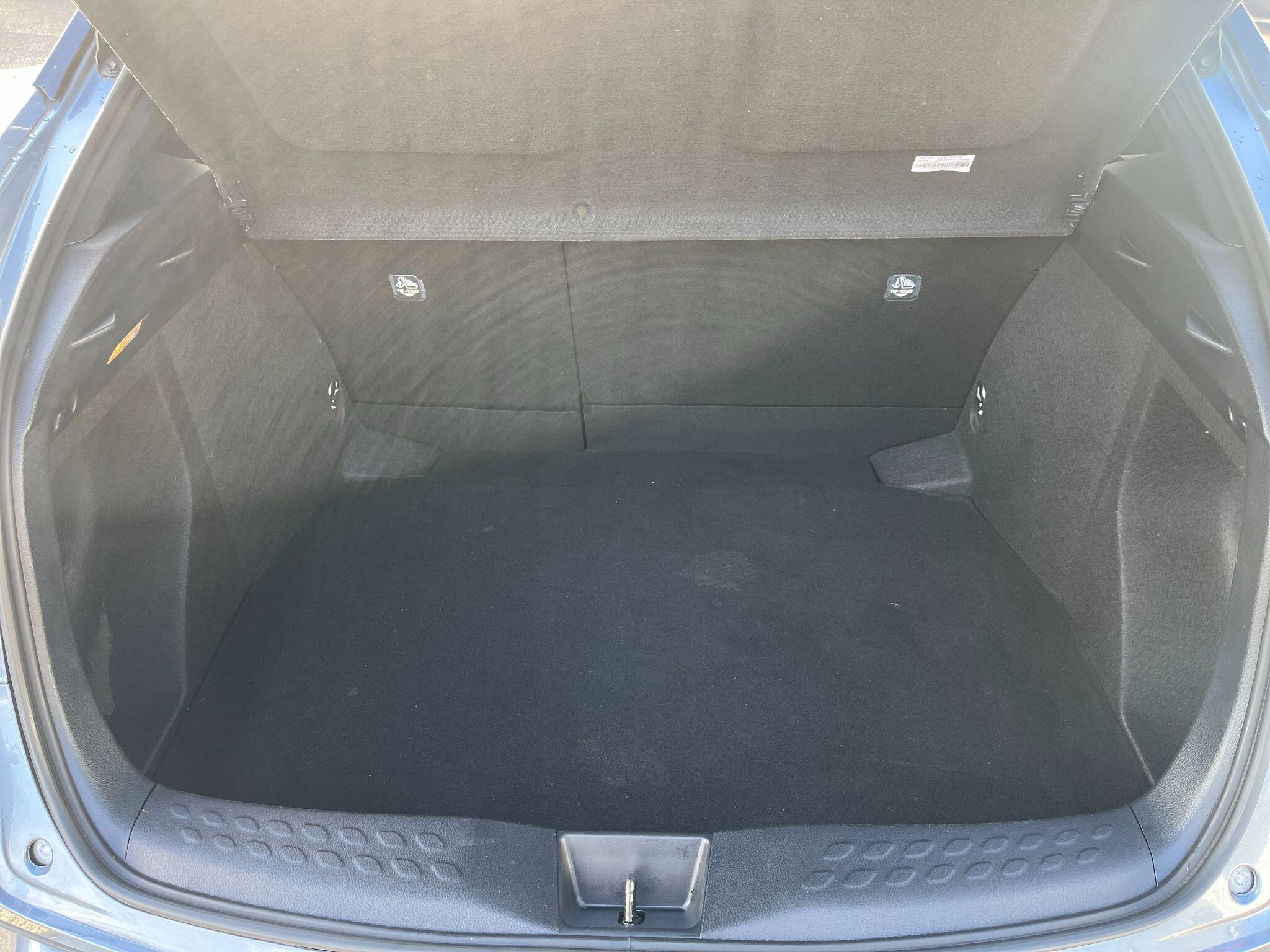 Toyota C-HR view 14