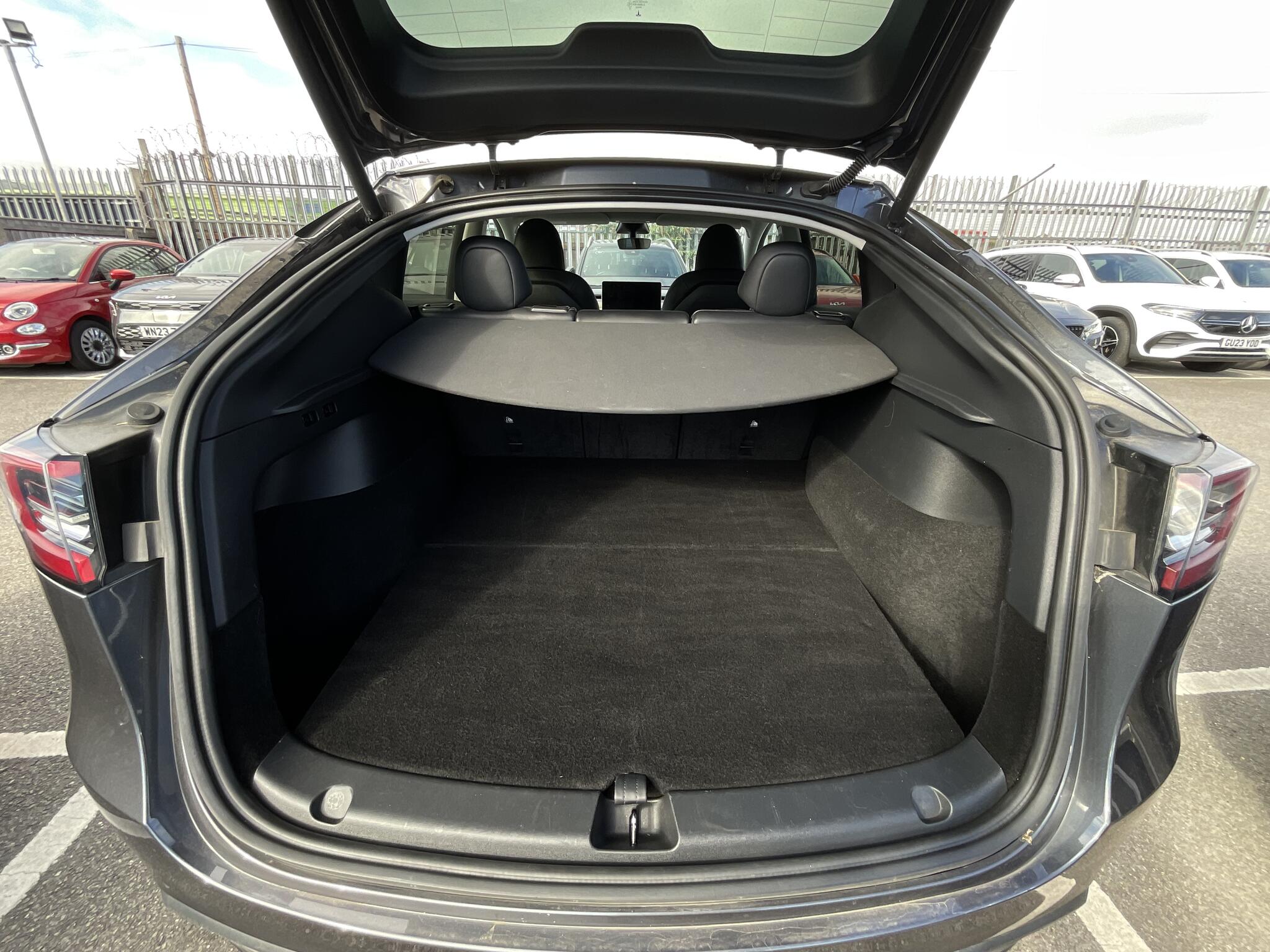 Tesla Model Y view 20