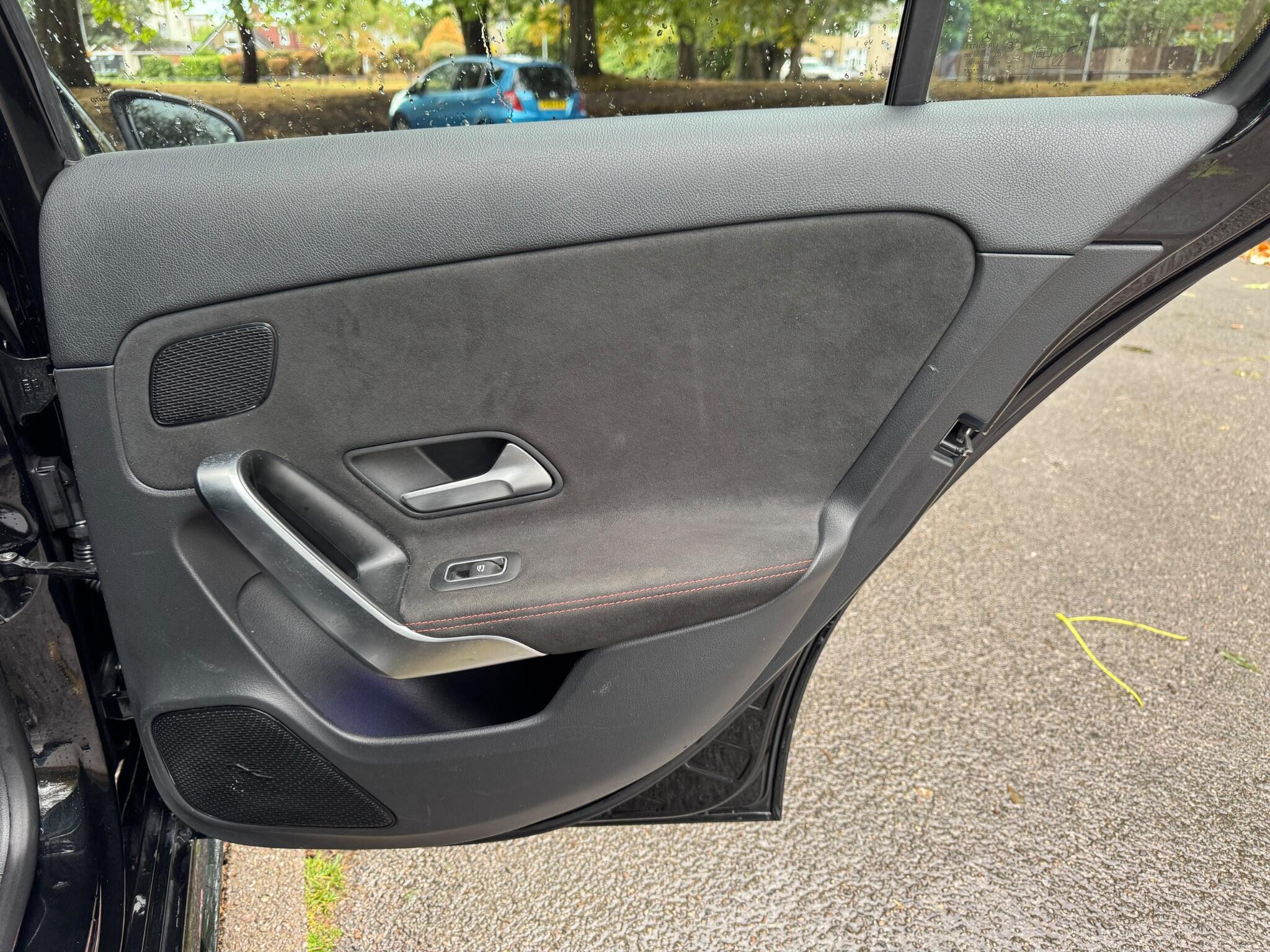 Mercedes-Benz A-Class view 35