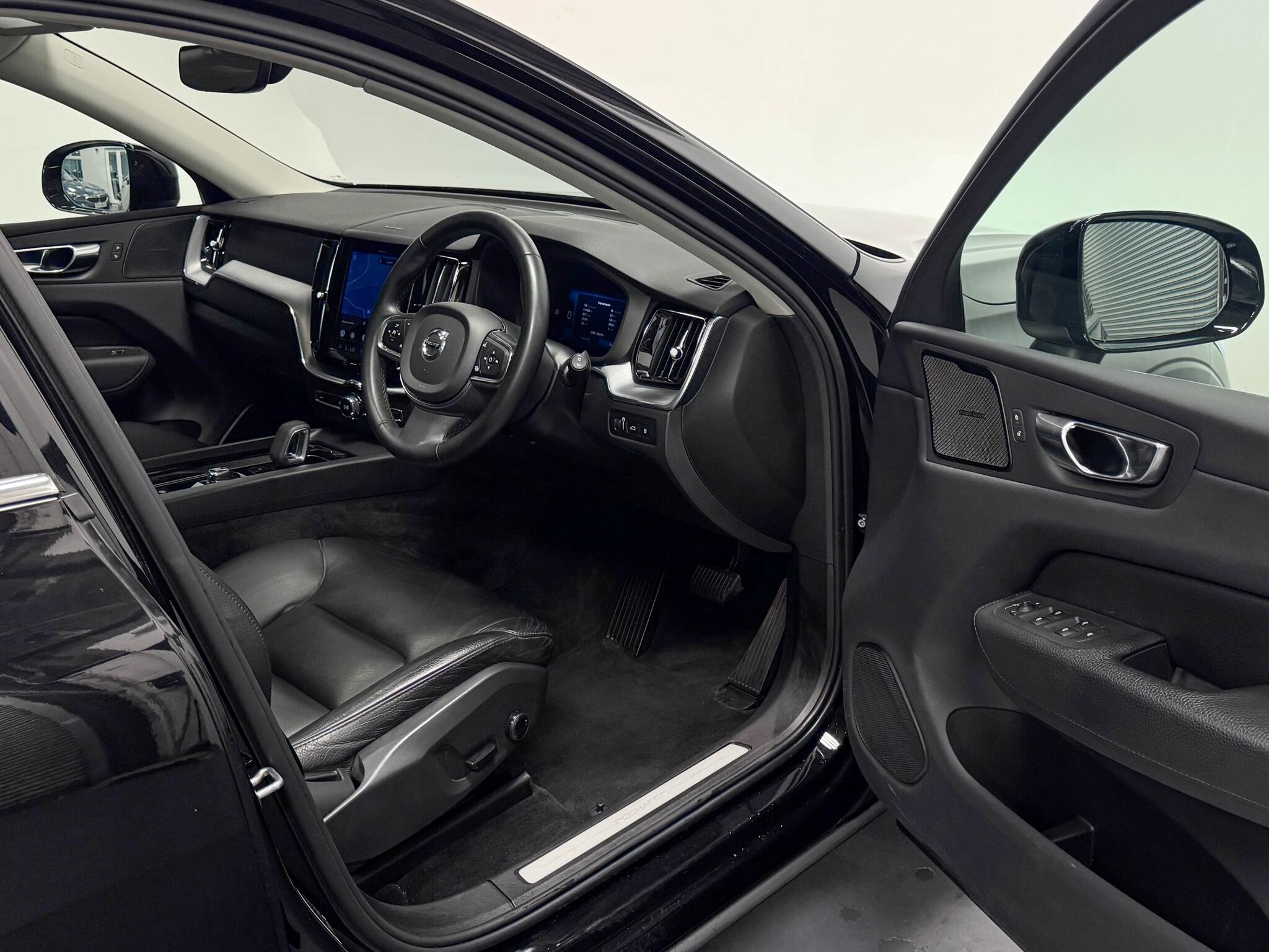 Volvo XC60 view 35