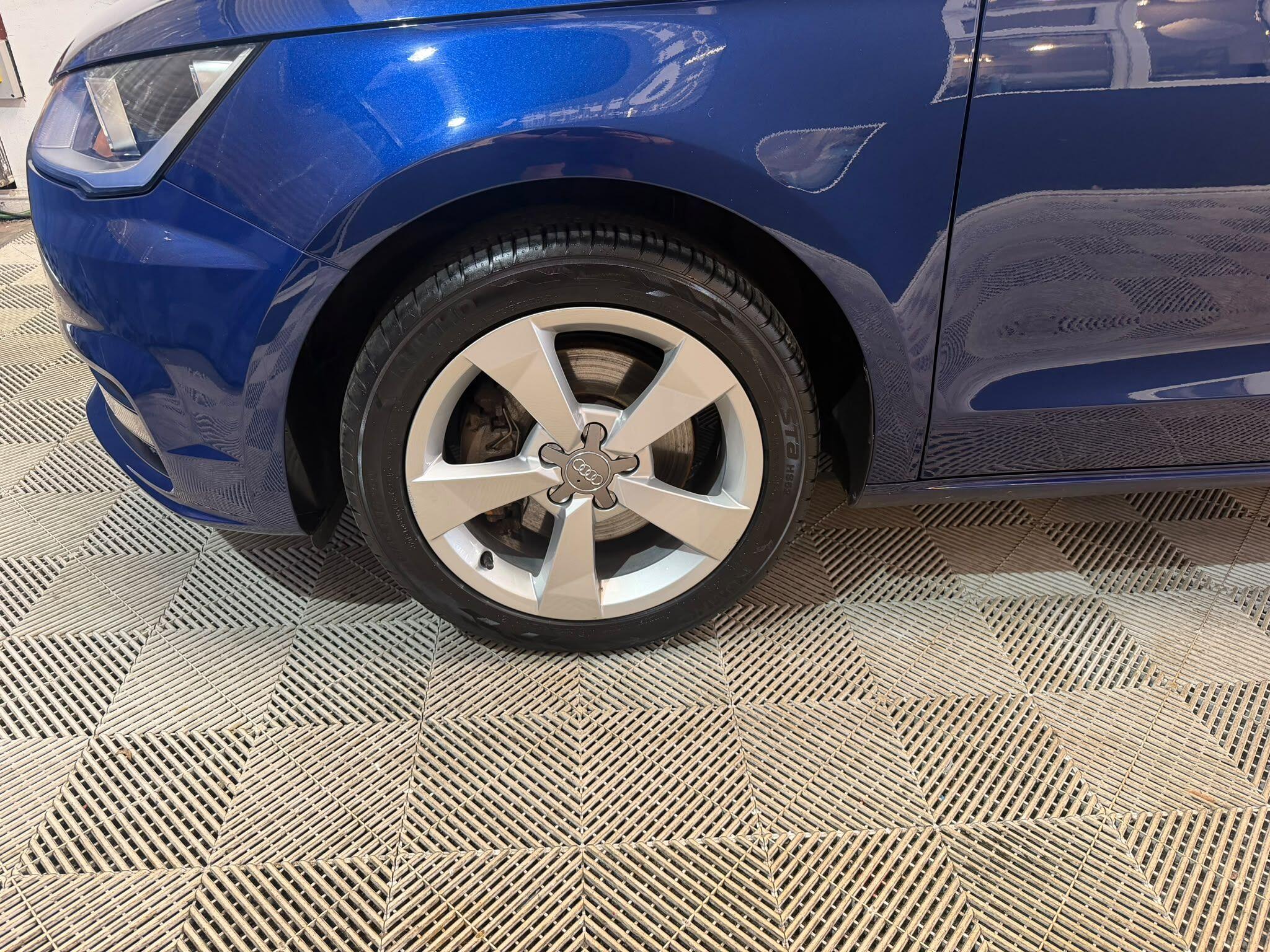 Audi A1 view 3