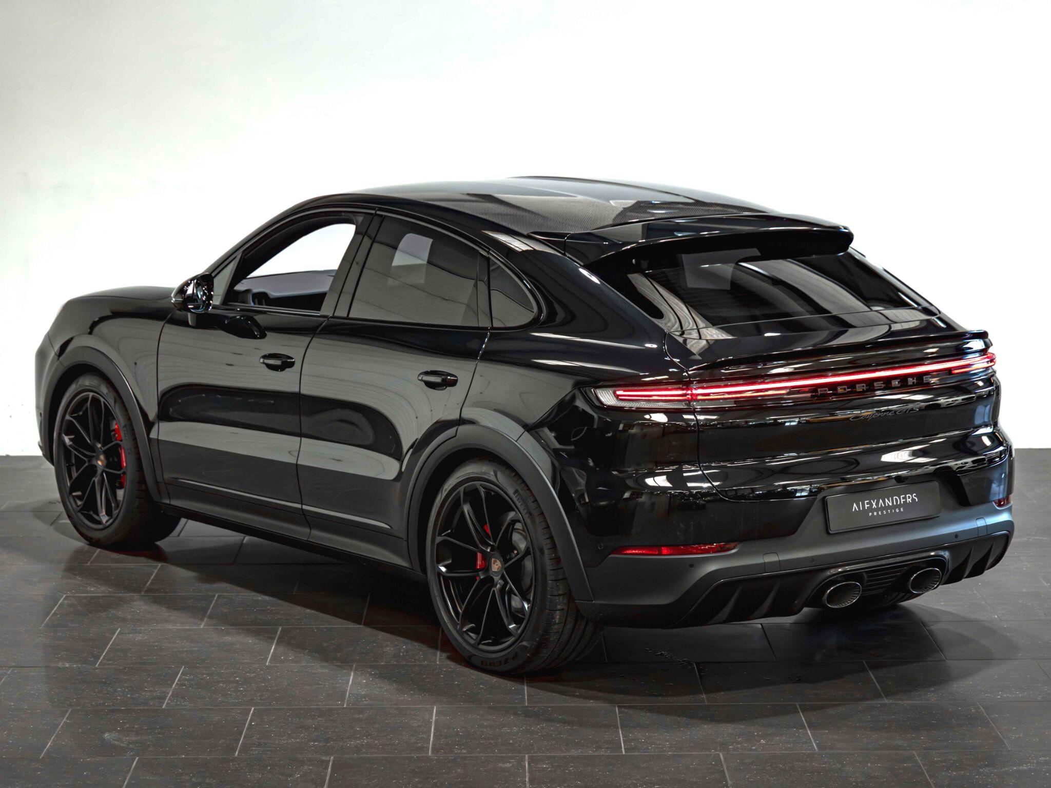 Porsche Cayenne view 5