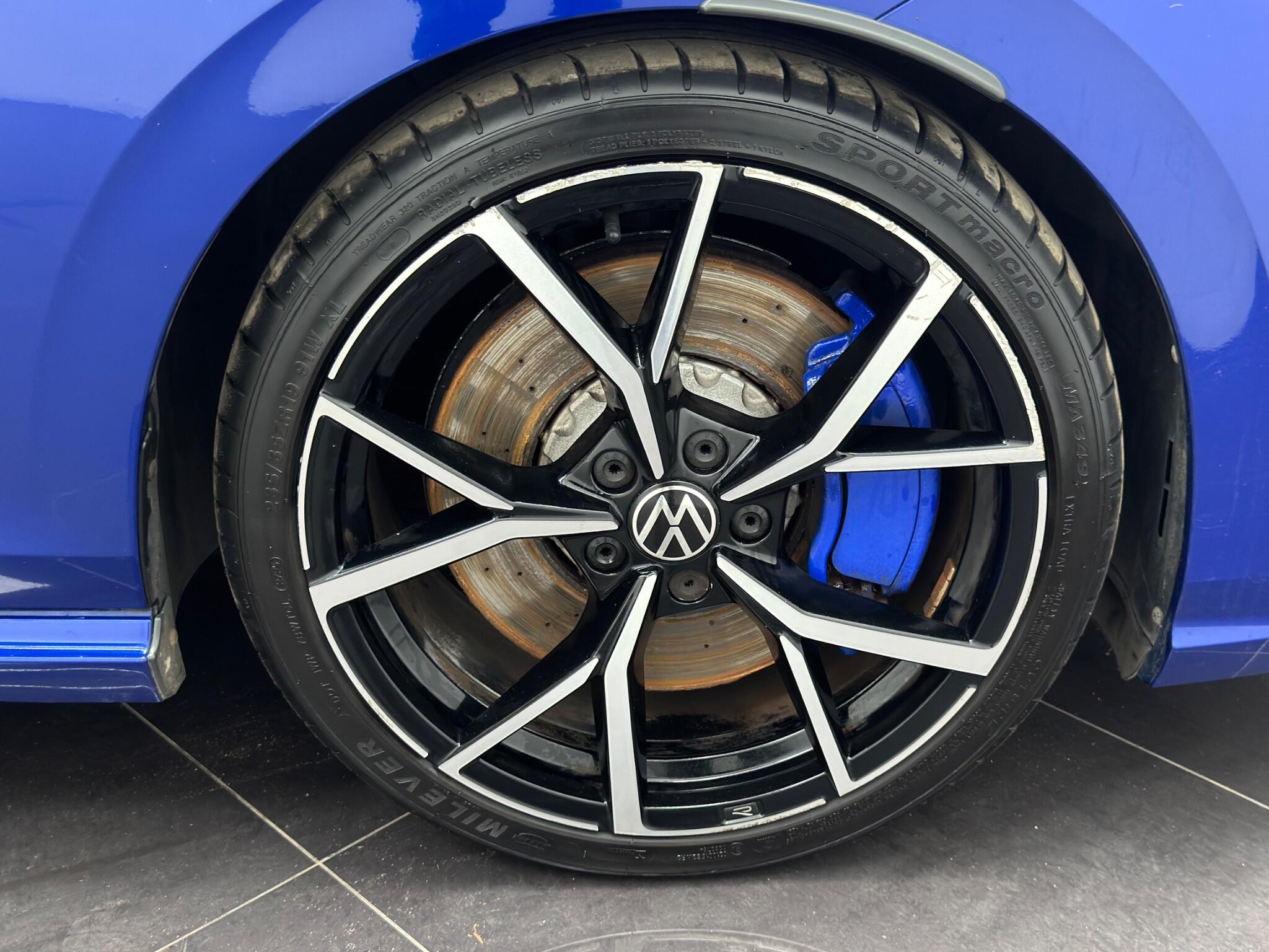 Volkswagen Golf view 58