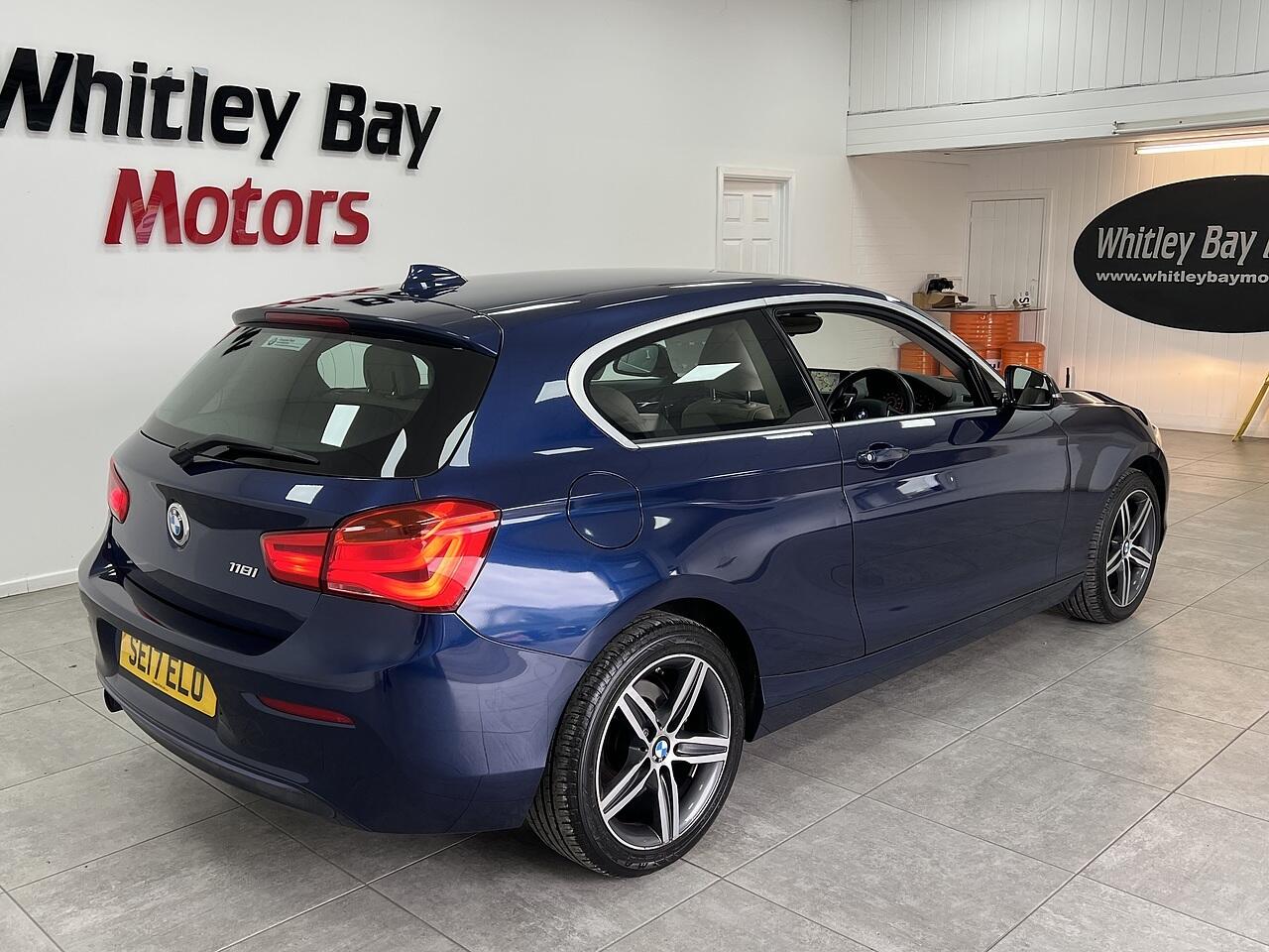 BMW 1 Series view 3