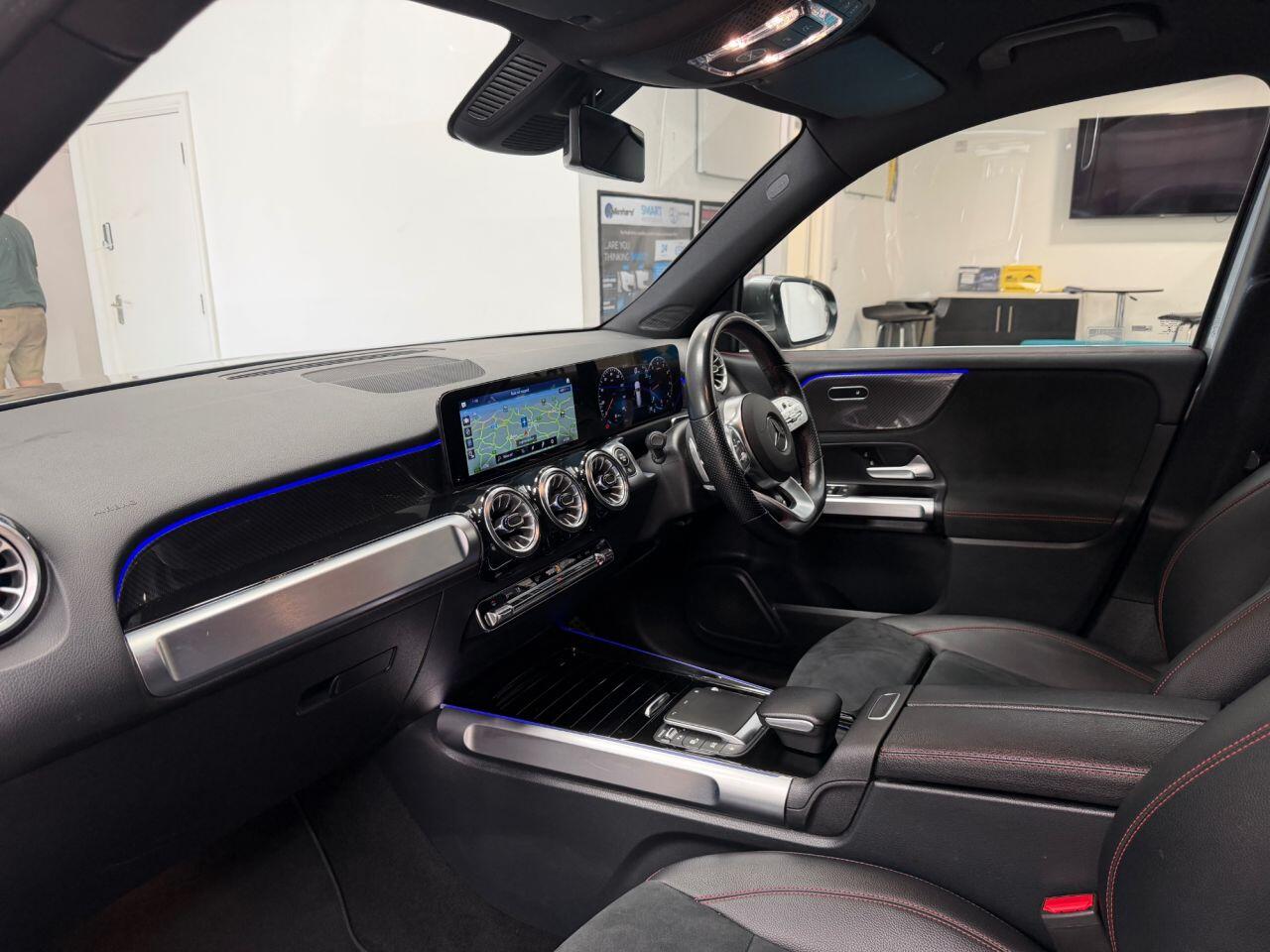 Mercedes-Benz GLB view 19