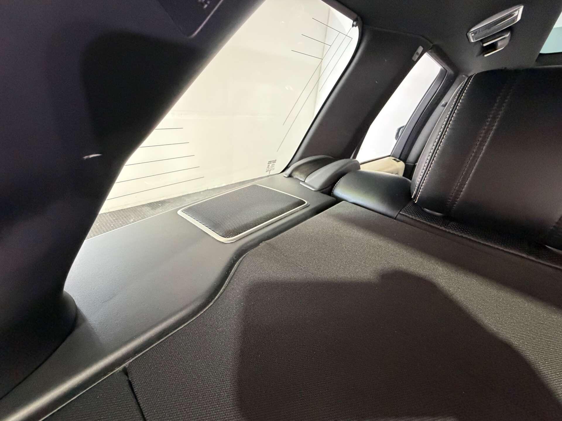 Land Rover Range Rover view 12