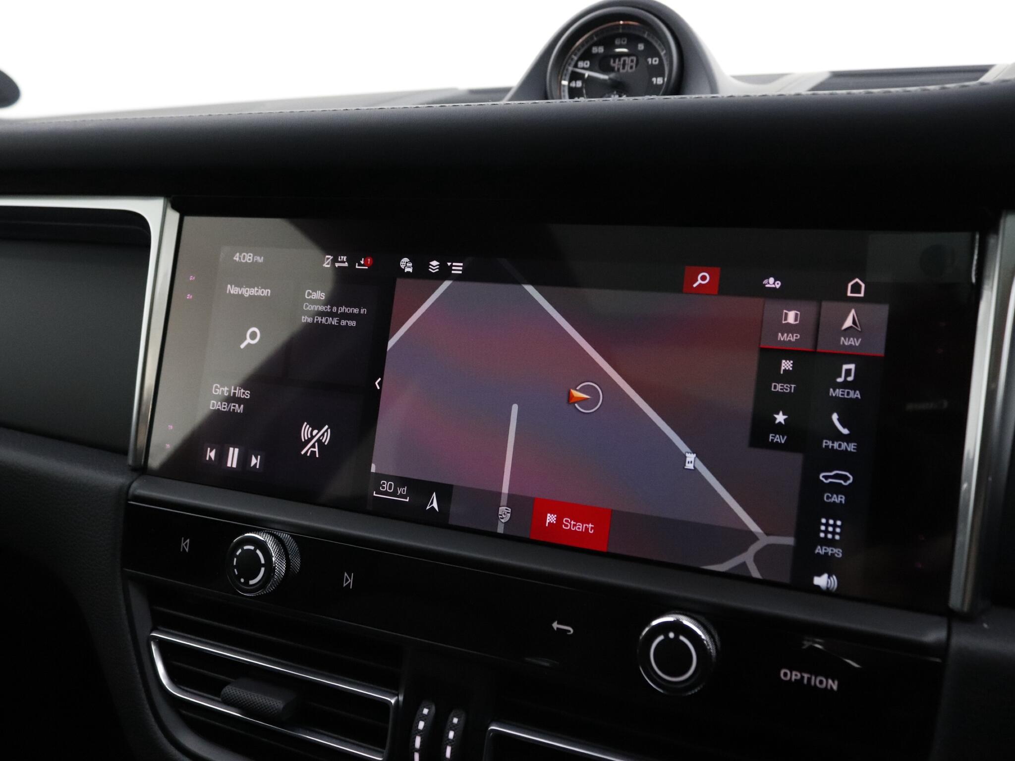 Porsche Macan view 33