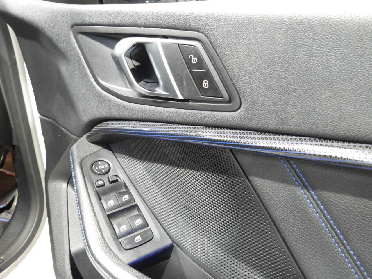 BMW 2 Series view 31