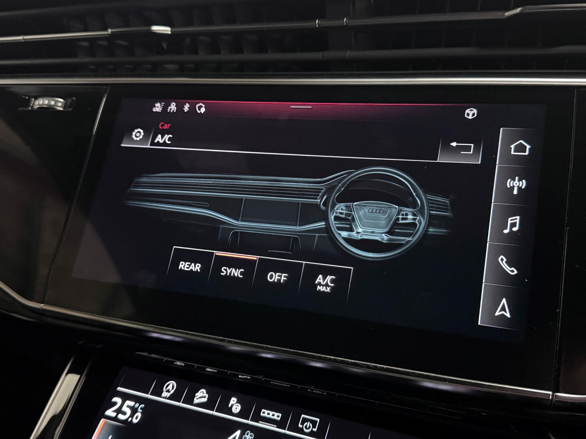 Audi Q8 view 49