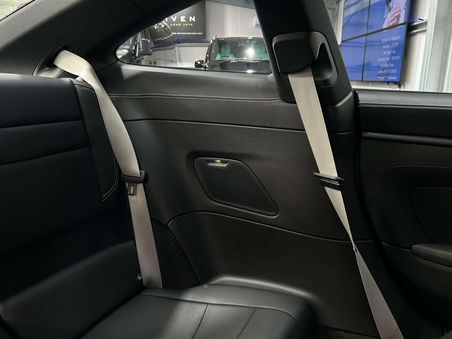 Porsche 911 view 42