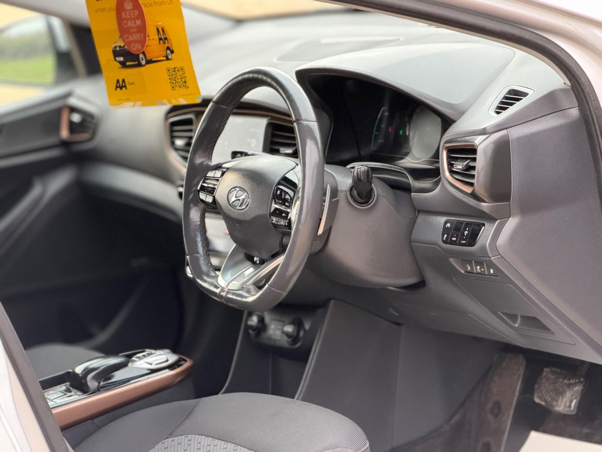 2018 Hyundai IONIQ 28kWh Premium Auto 5dr image 16