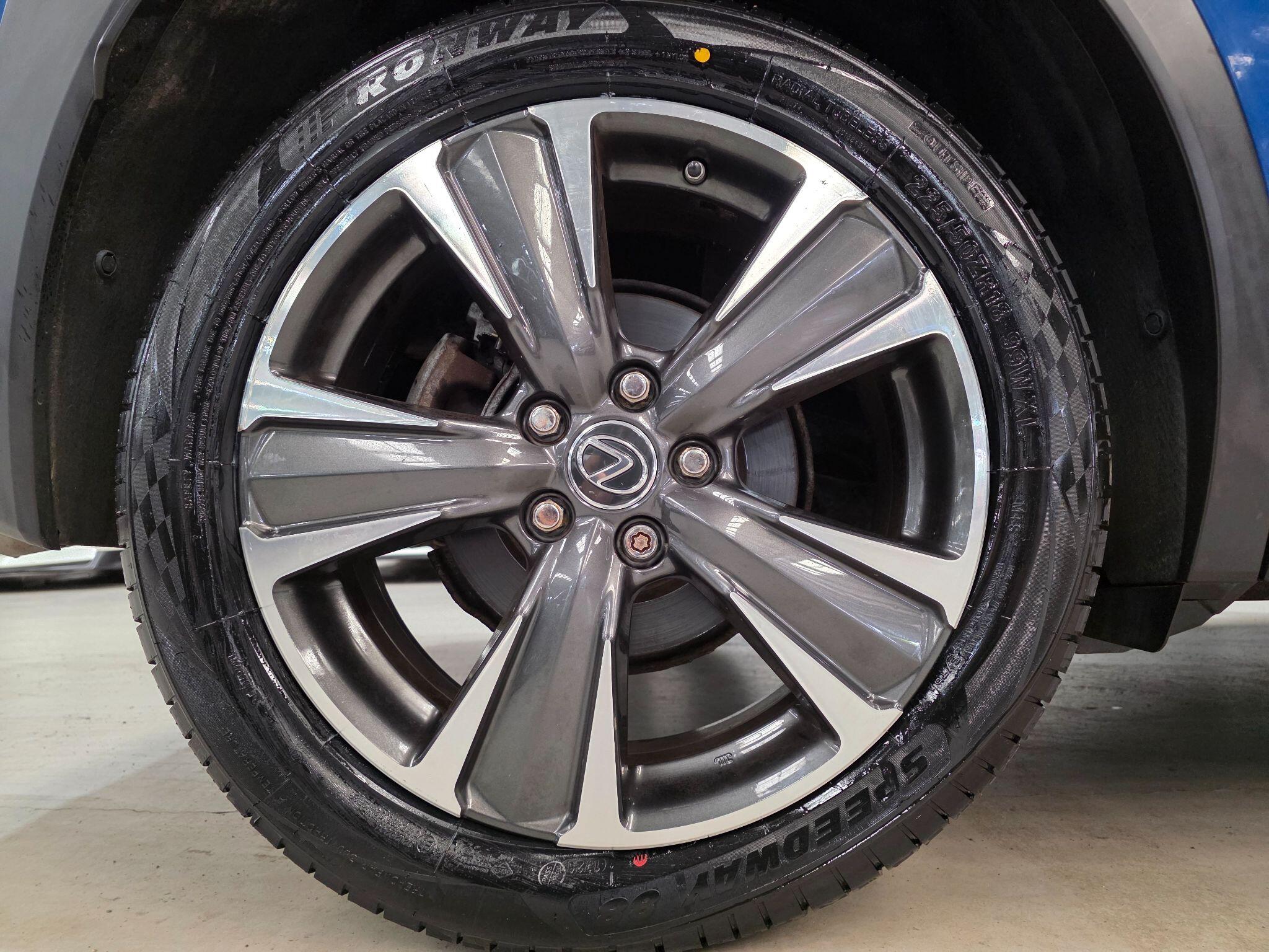 Lexus Ux view 30