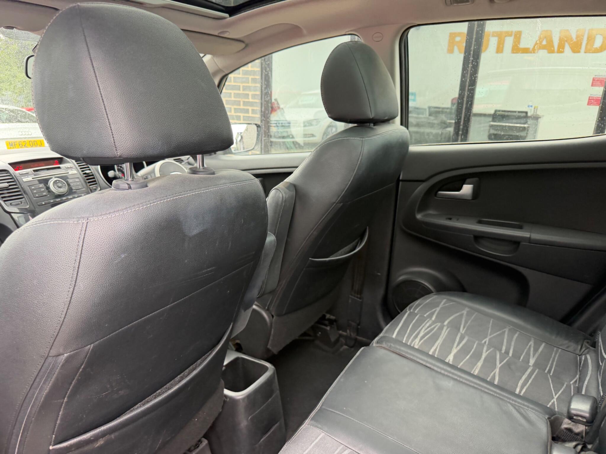 Kia Venga view 27