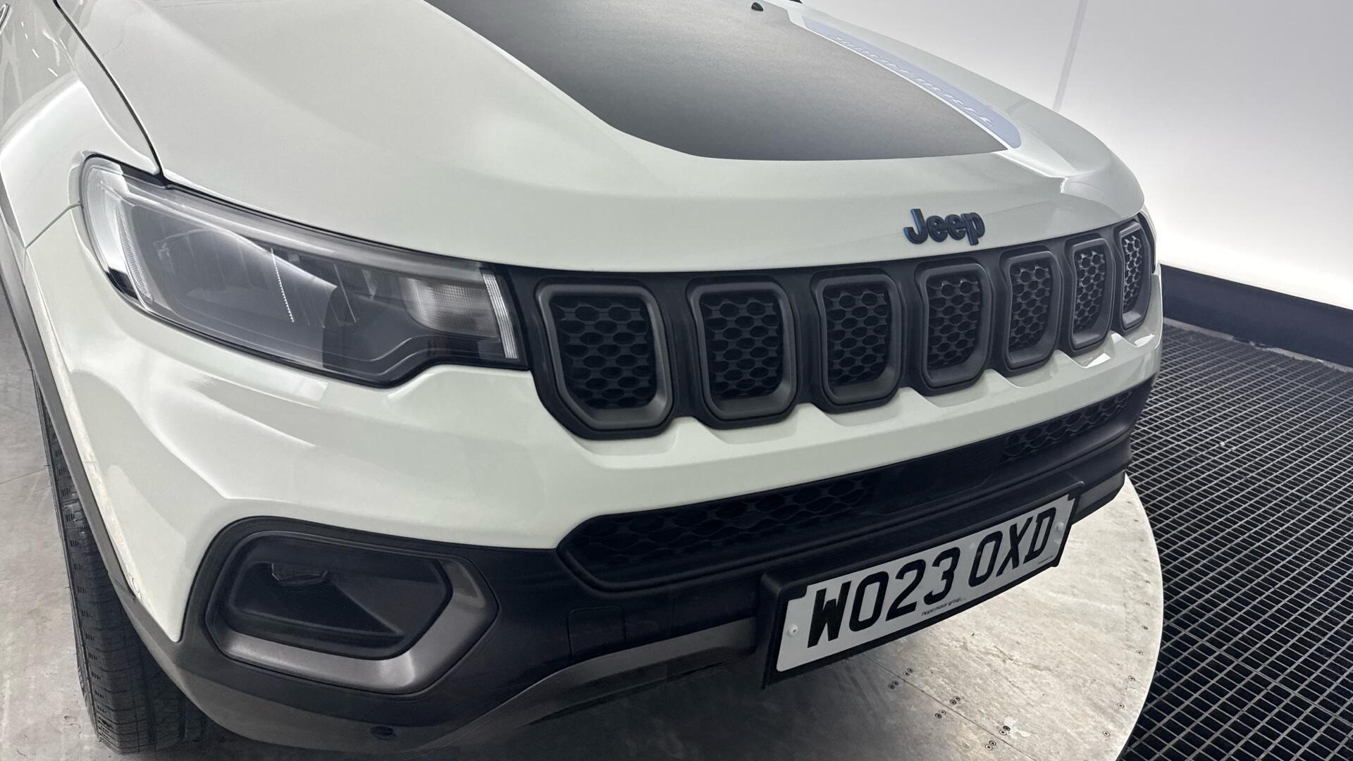 Jeep Compass view 21