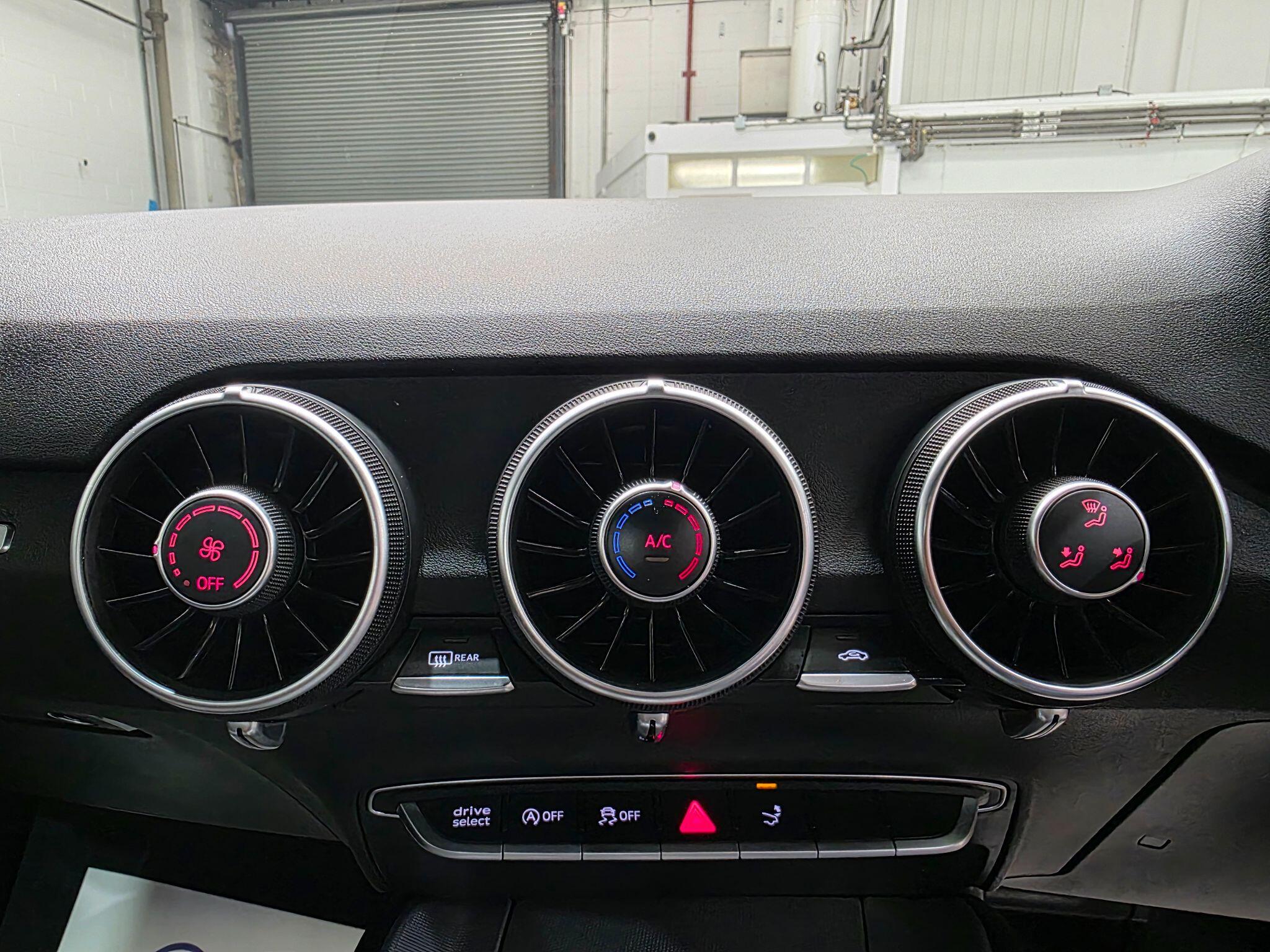 Audi TT view 7