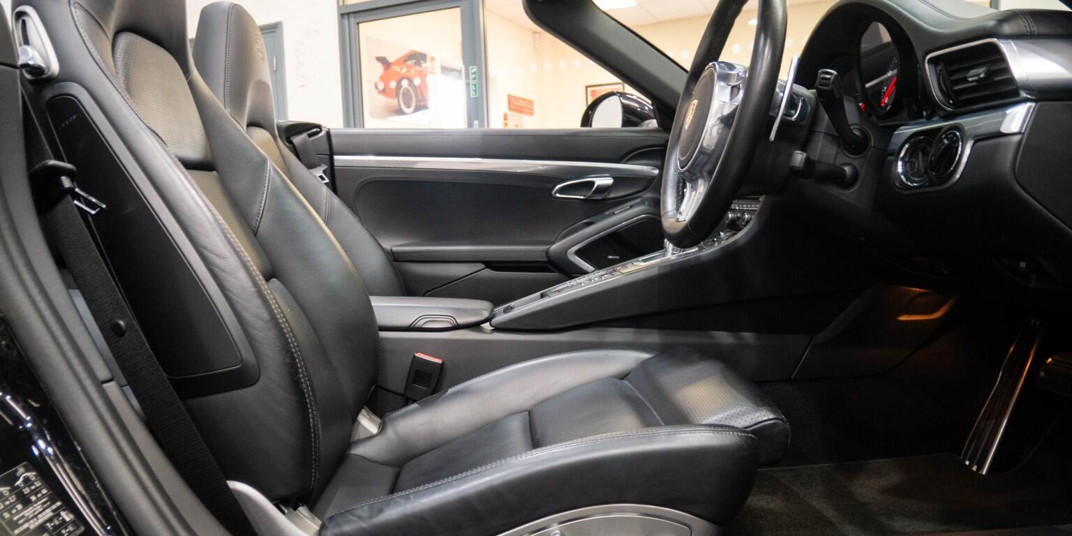 Porsche 911 view 14