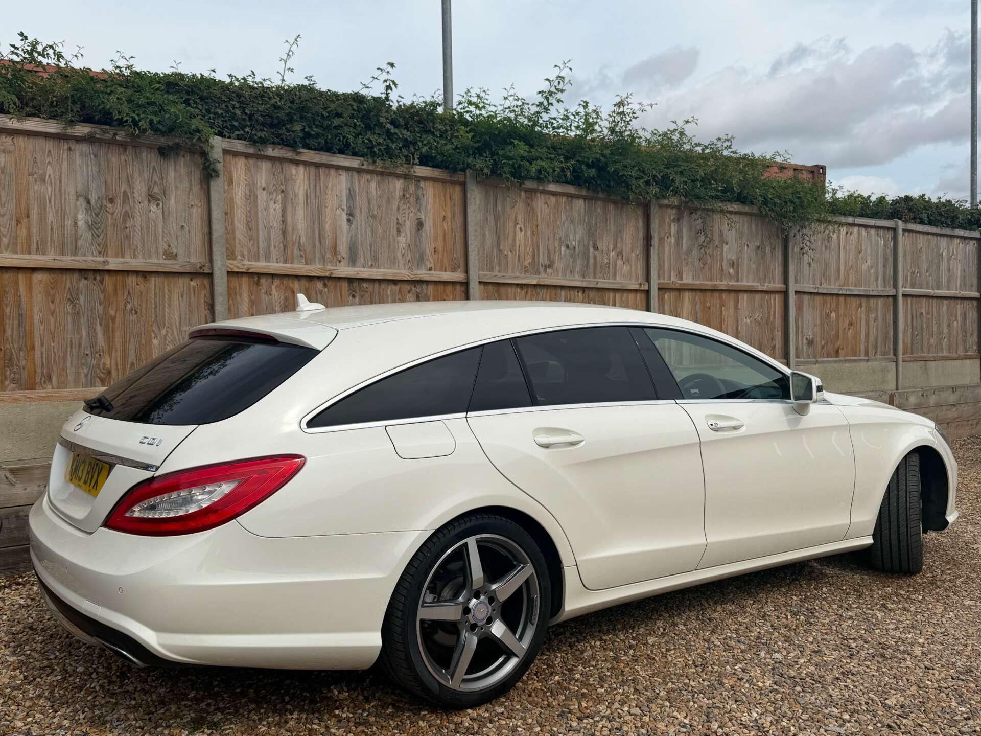 Mercedes-Benz CLS view 14