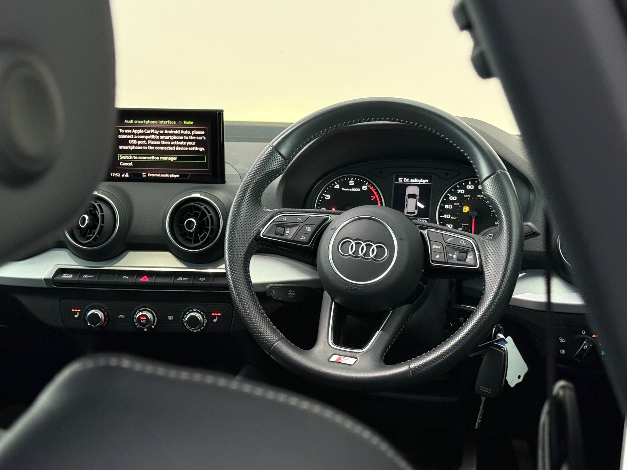 Audi Q2 view 13